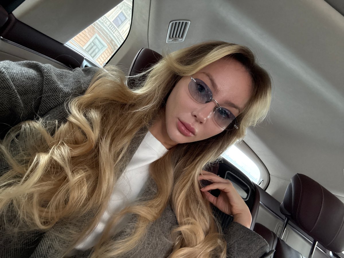 Routine vehicle scenes observed across Moscow during morning hours