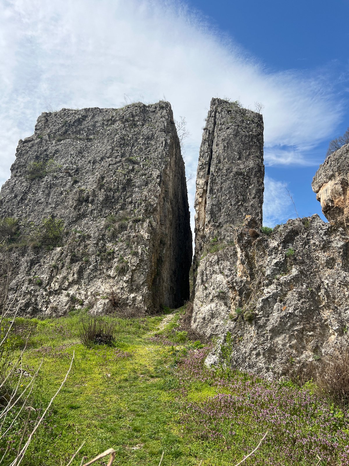 Rock formations documented in Kartozhabene, Bulgaria