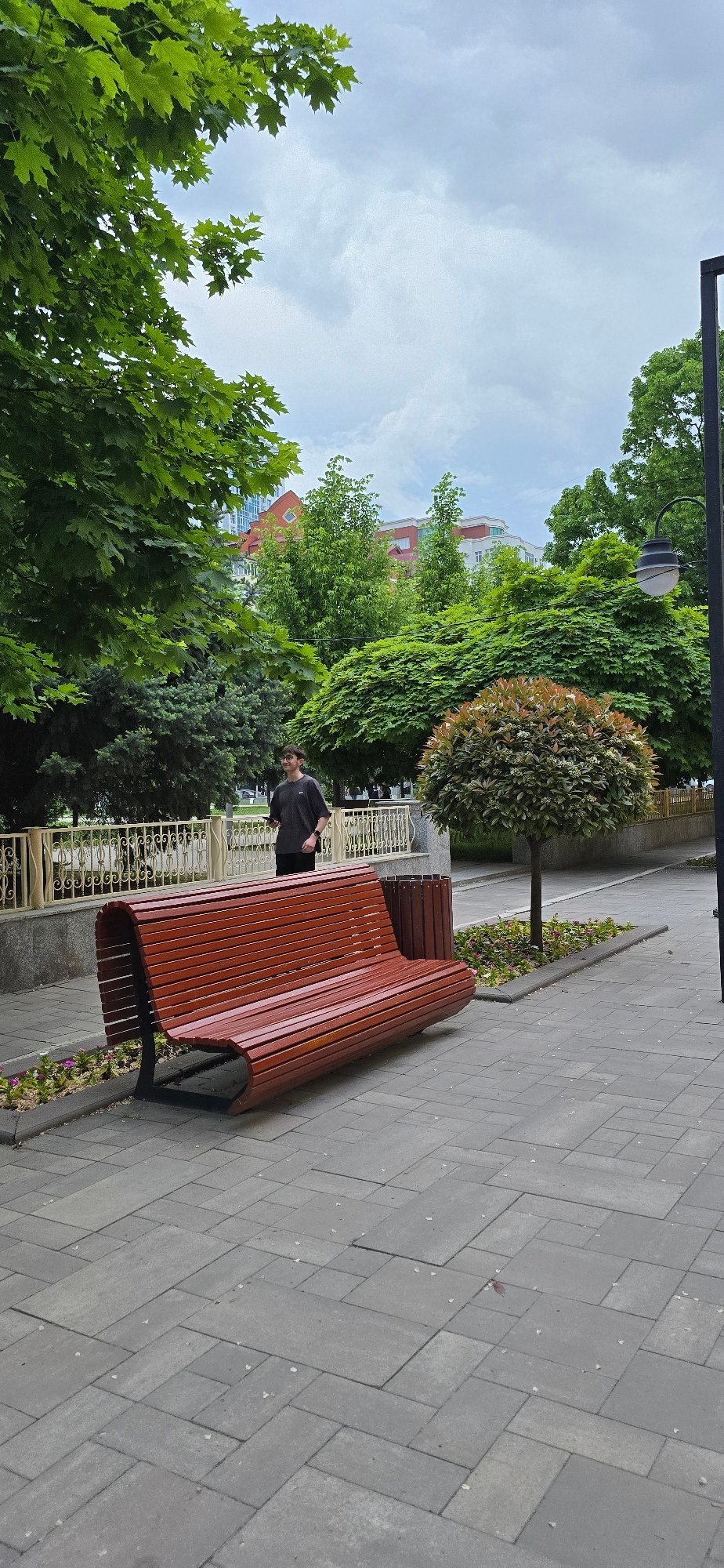 Ordinary street life documented in Grozny during afternoon