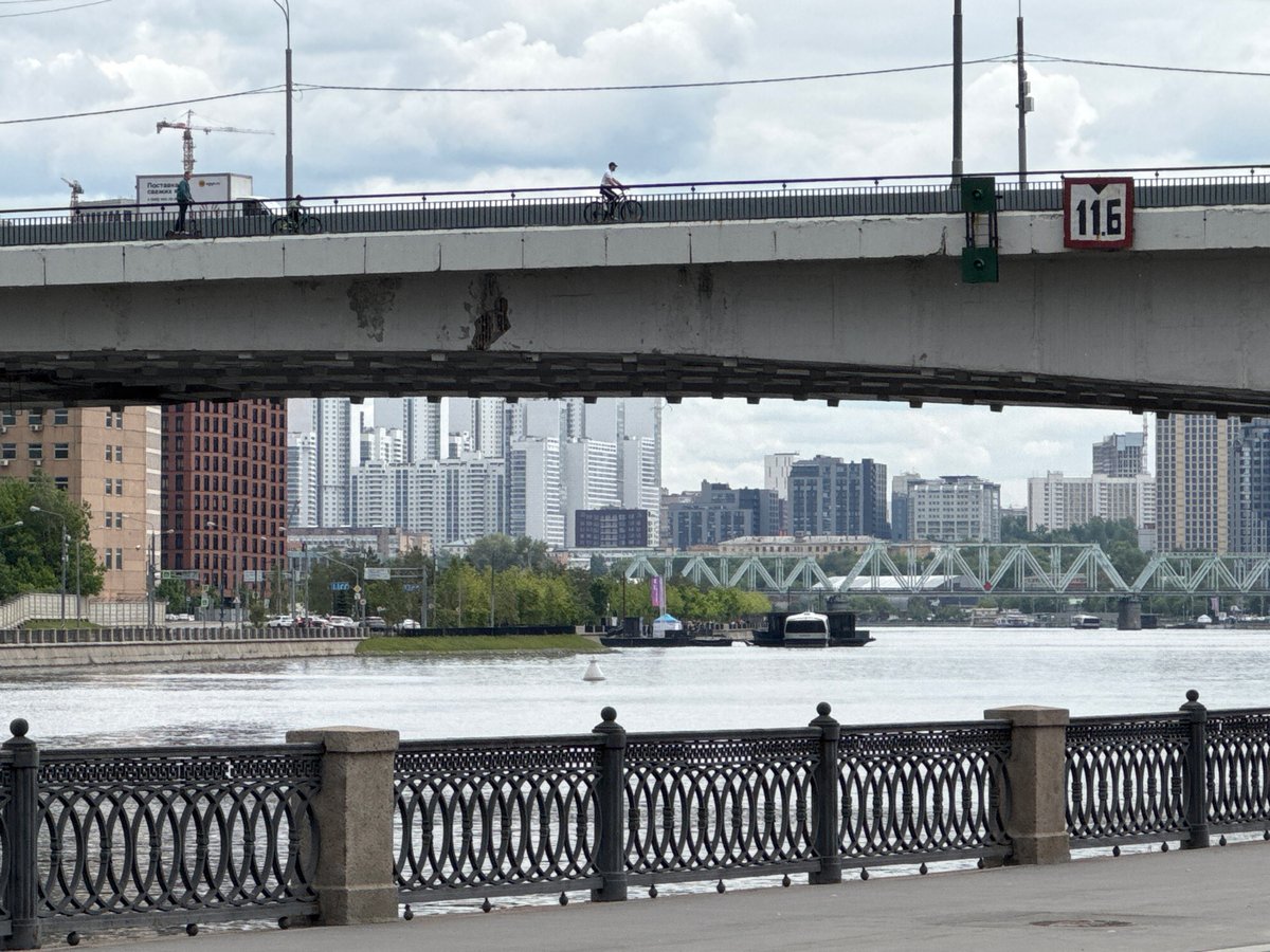 Moscow witness documents boots, knife, urban scenery sequence