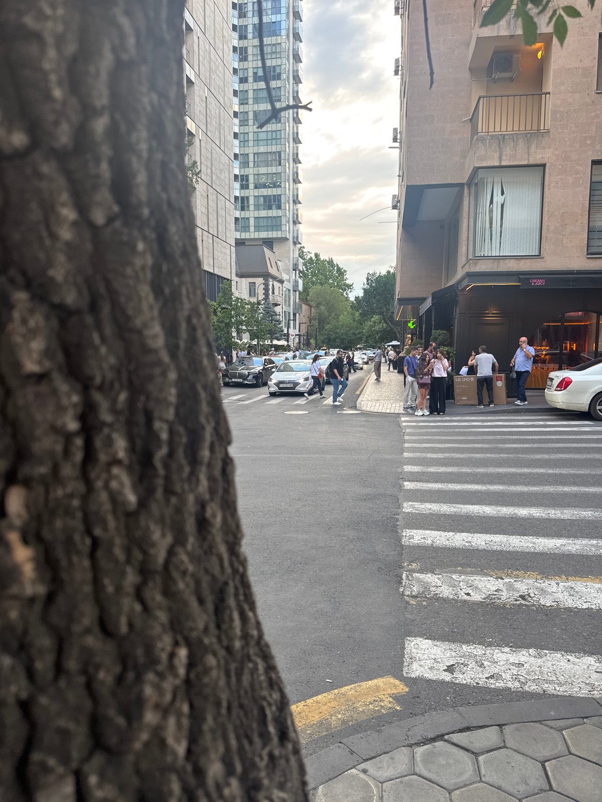 Afternoon stroll and lunch stop across central Yerevan