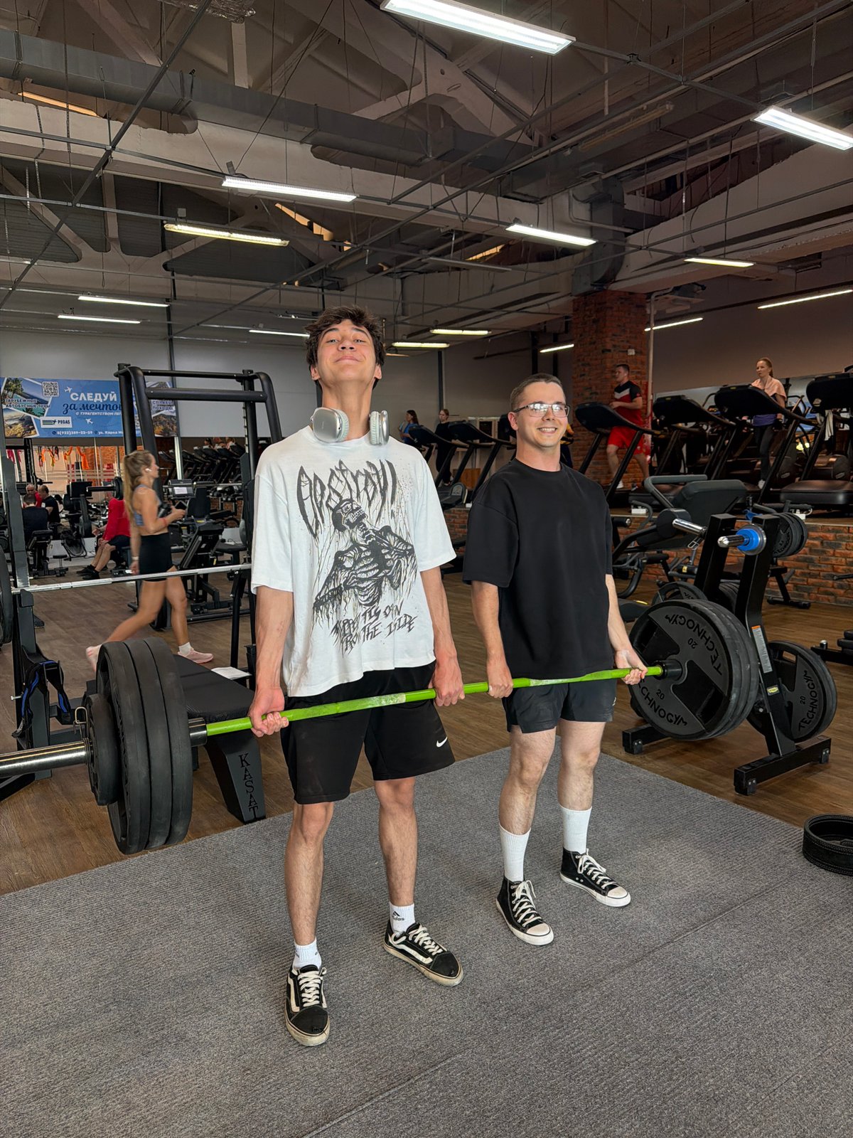 Gym activity and selfie-taking observed in Chaikovsky, Russia