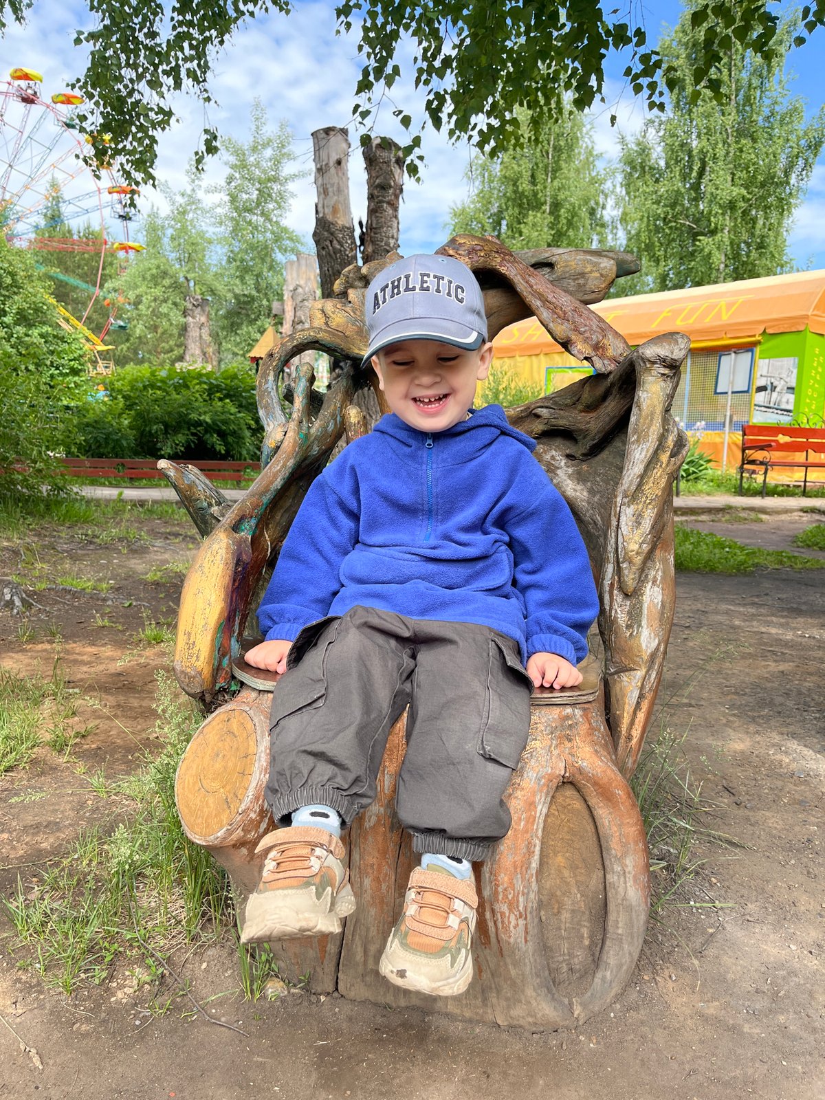 Morning family outing and fishing documented in Chaikovsky, Russia