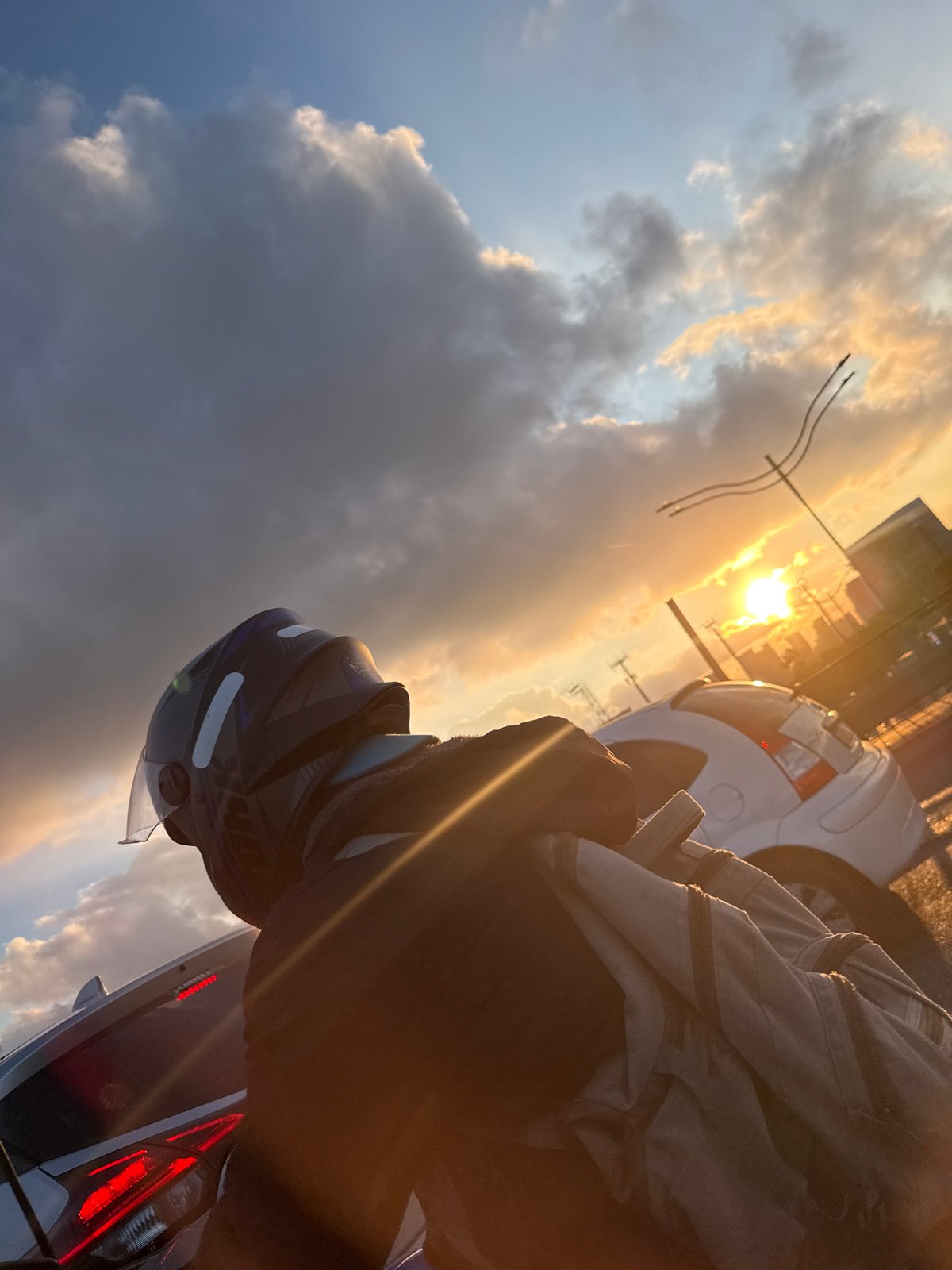 Golden hour street scene documented in São Paulo
