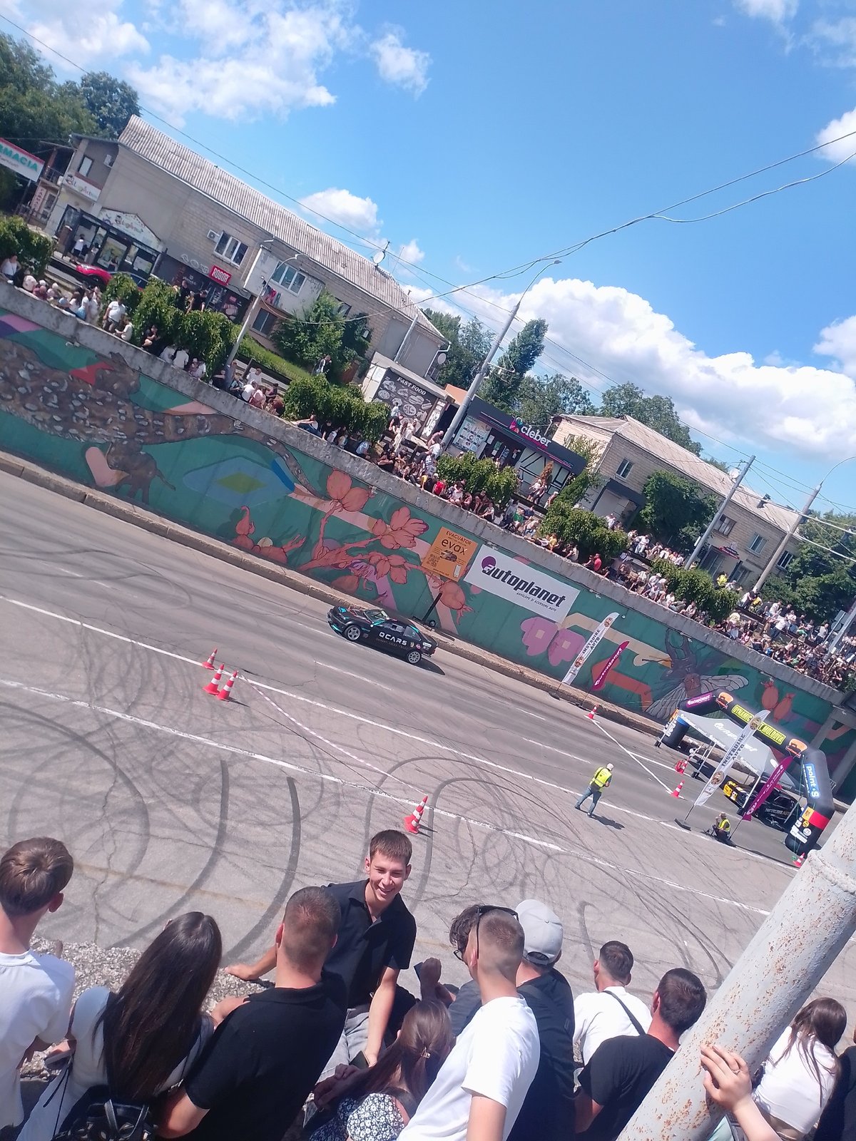 Street drift event draws big crowds in central Chișinău