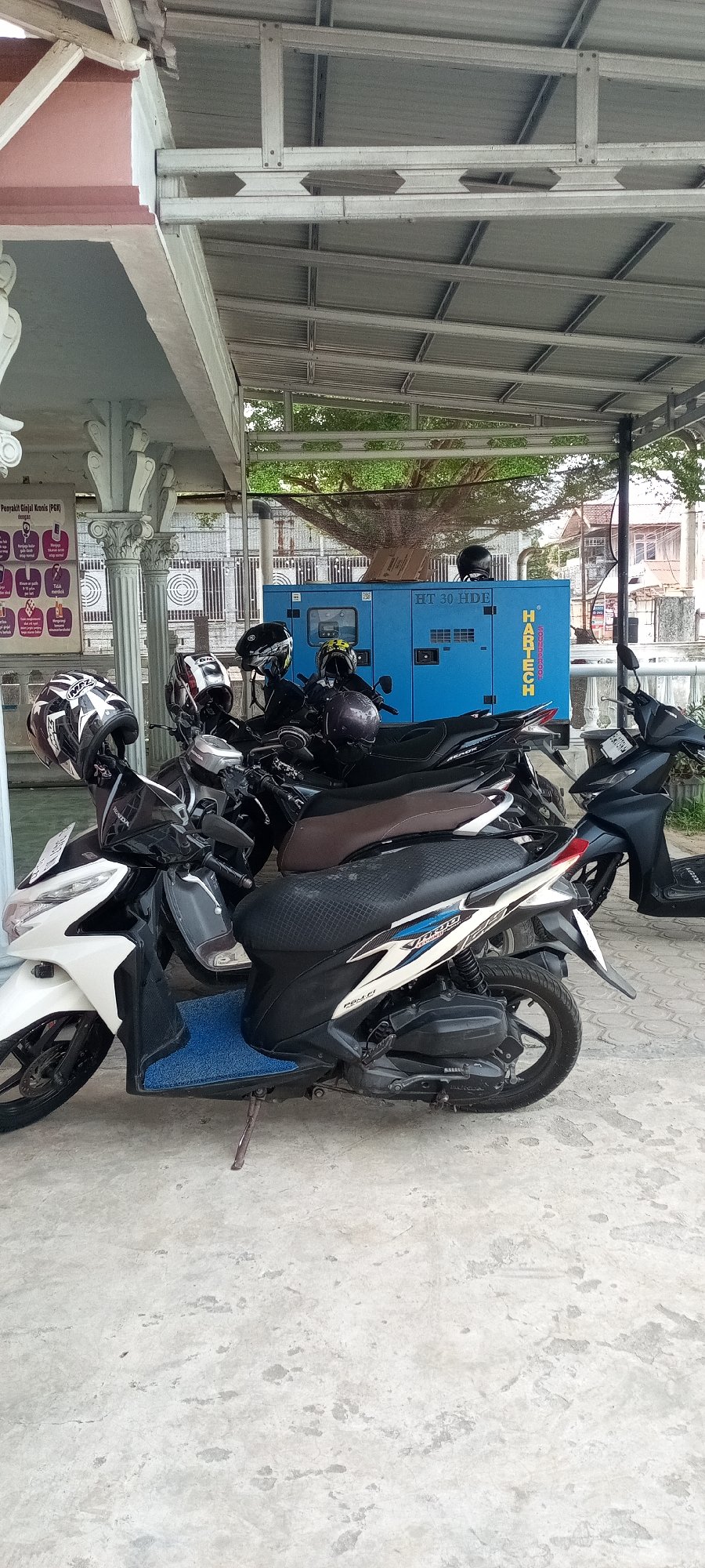 Early morning operations documented at Indonesian dialysis clinic
