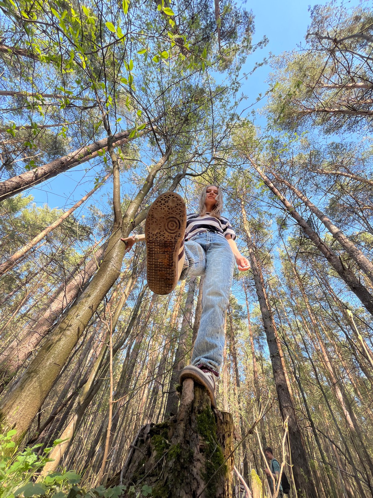Forest photo session captured in Chaikovsky, Russia