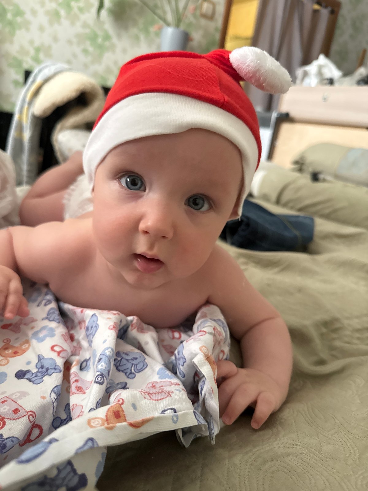 Moscow family captures holiday baby photos in summer session
