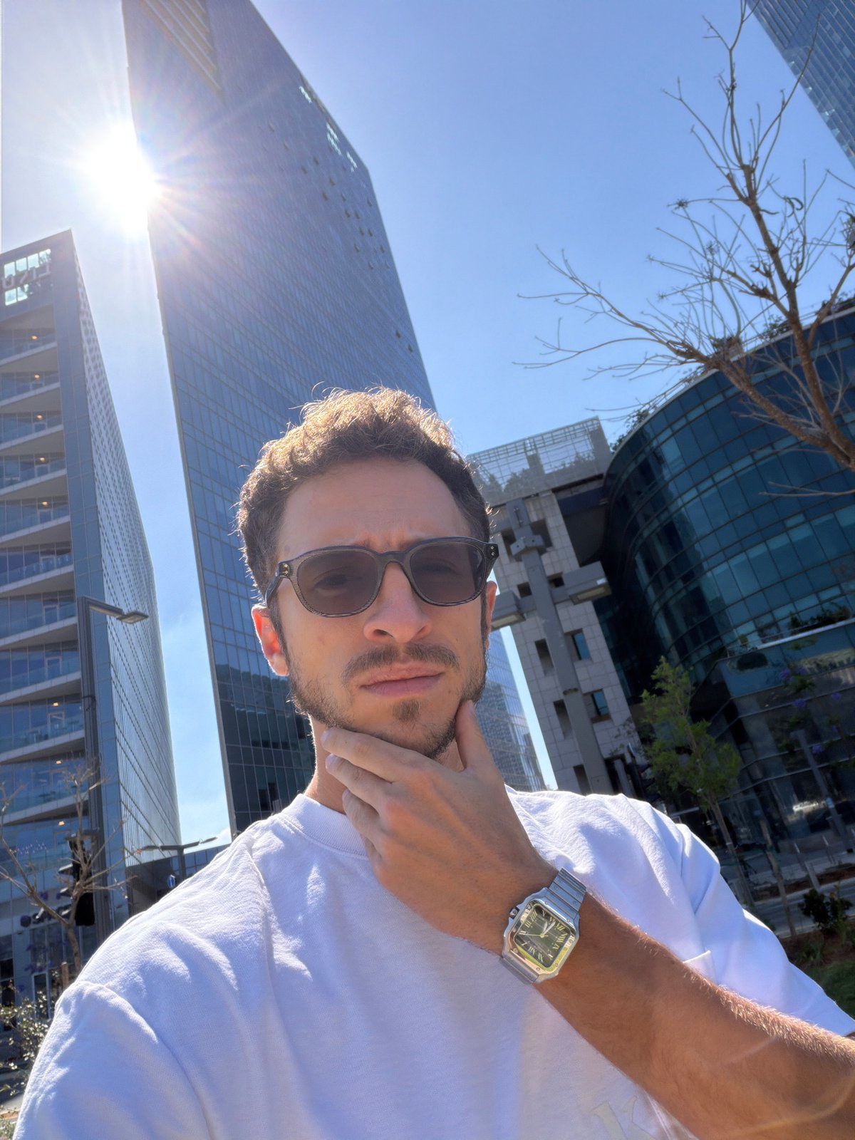 Morning moments captured across Tel Aviv streetscapes