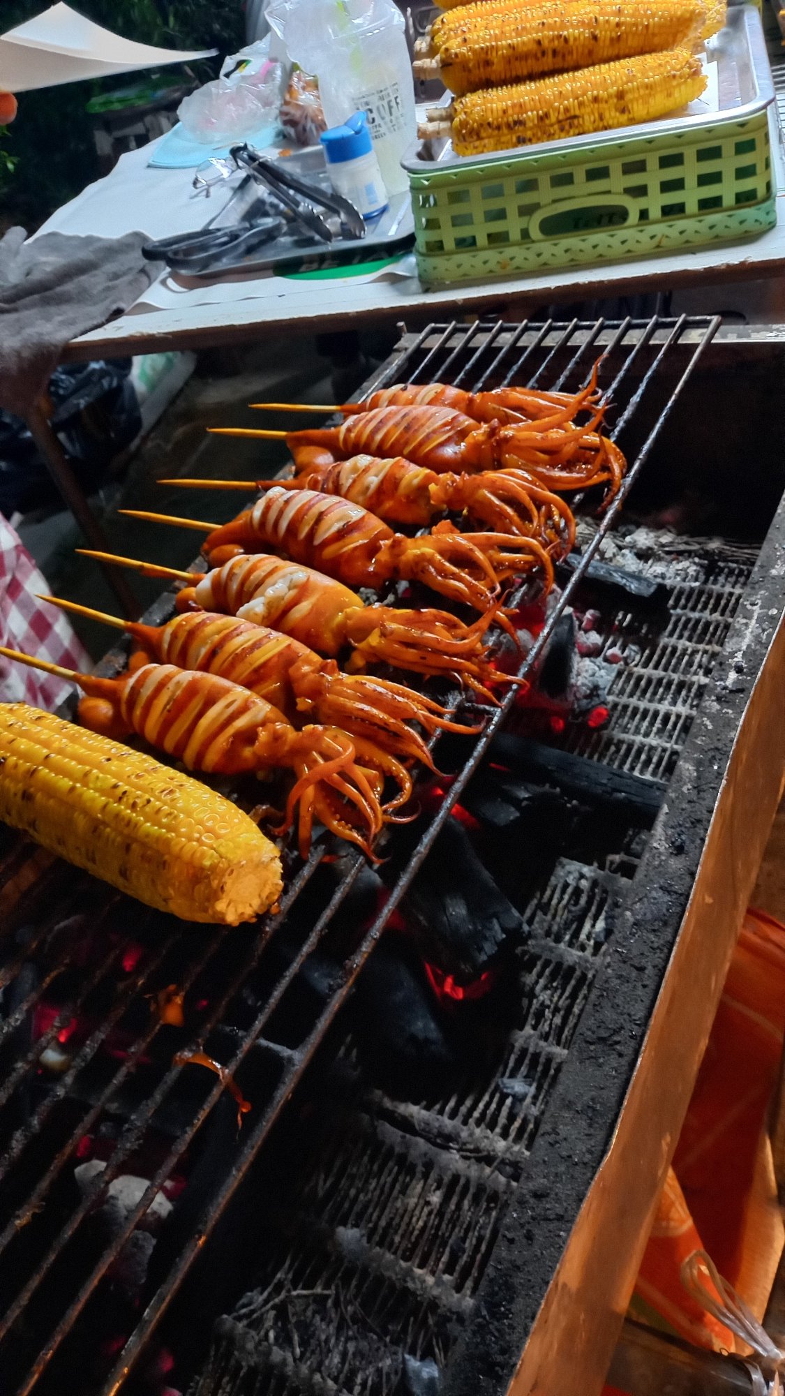 Koh Phangan night market in full swing — food, fruit, and street life