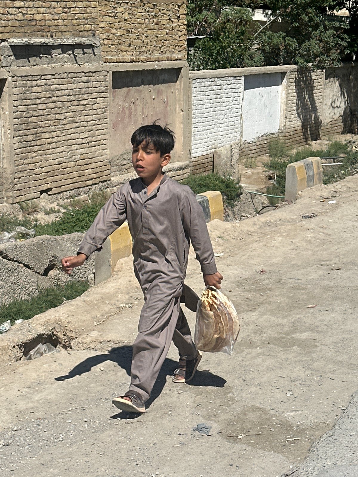 Morning street scenes captured across Quetta City Tehsil