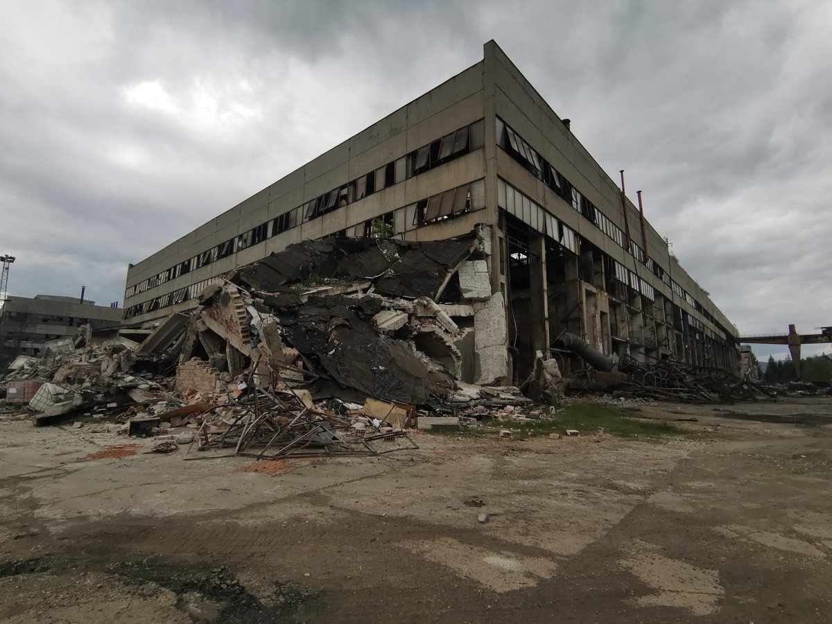 Industrial building partially collapsed in Zhivkovo, Bulgaria