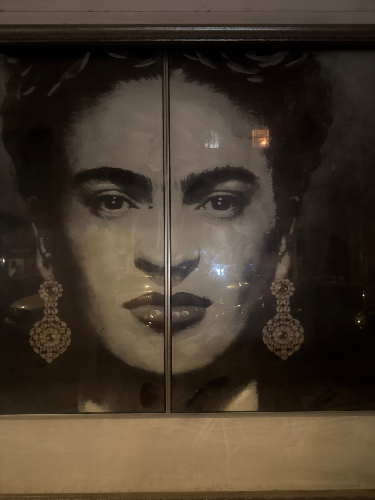 Evening street life captured across Givatayim in four minutes