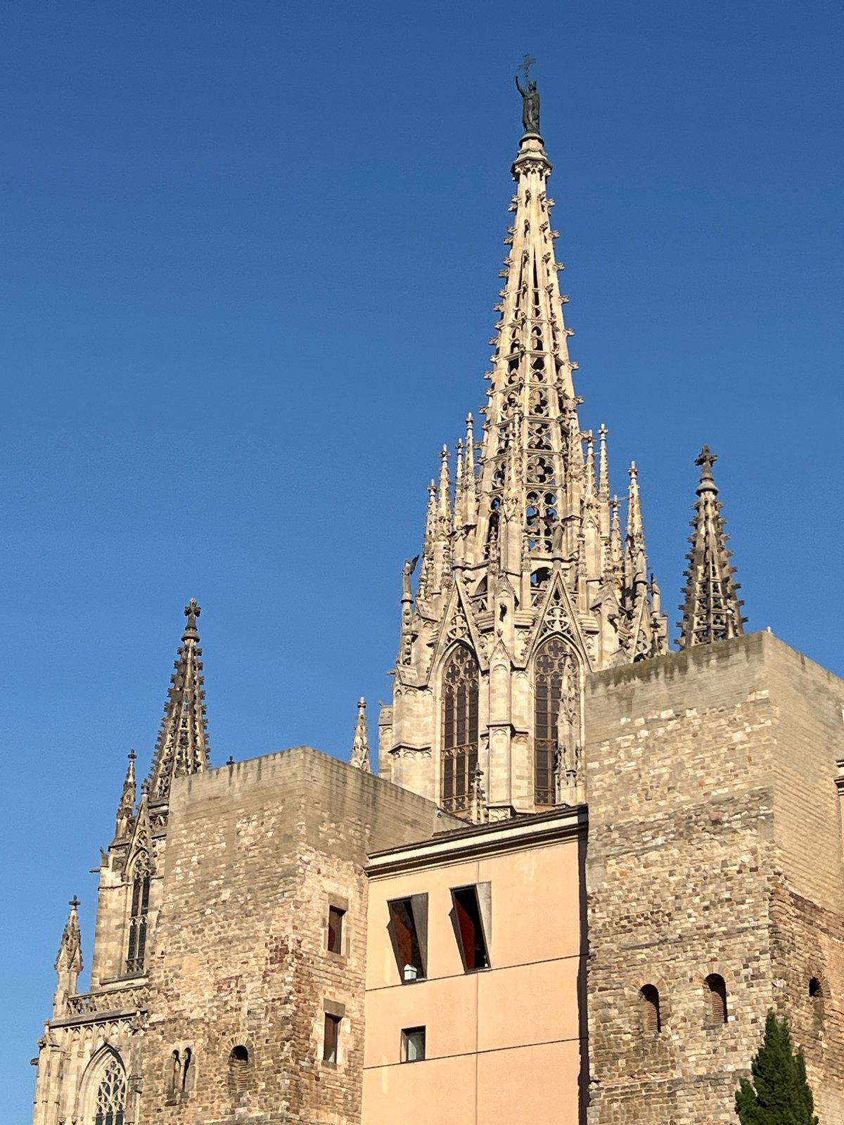 Tourist documents Gothic Quarter walking tour in Barcelona