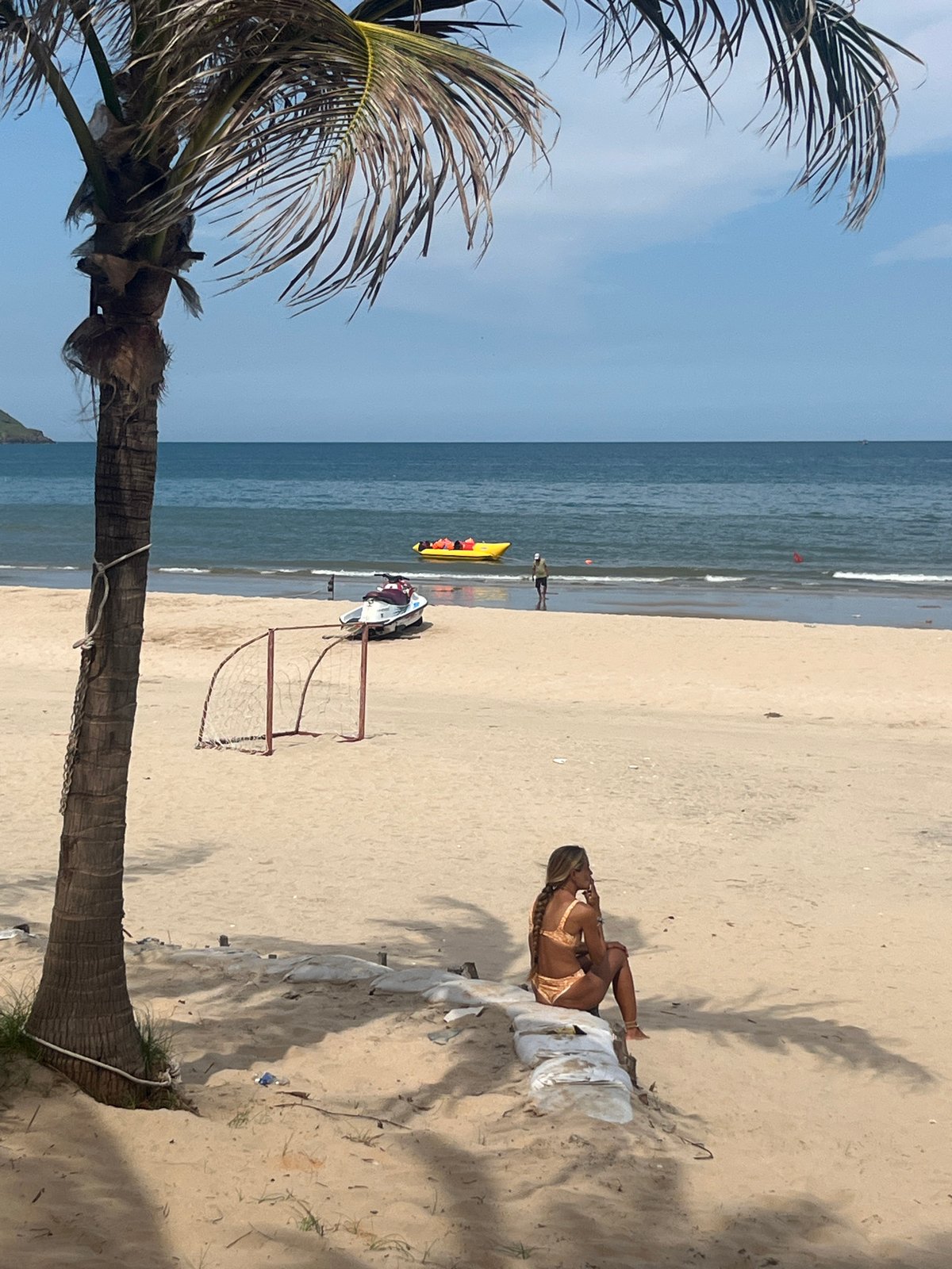 Beach day in Mũi Né with swimming and selfies