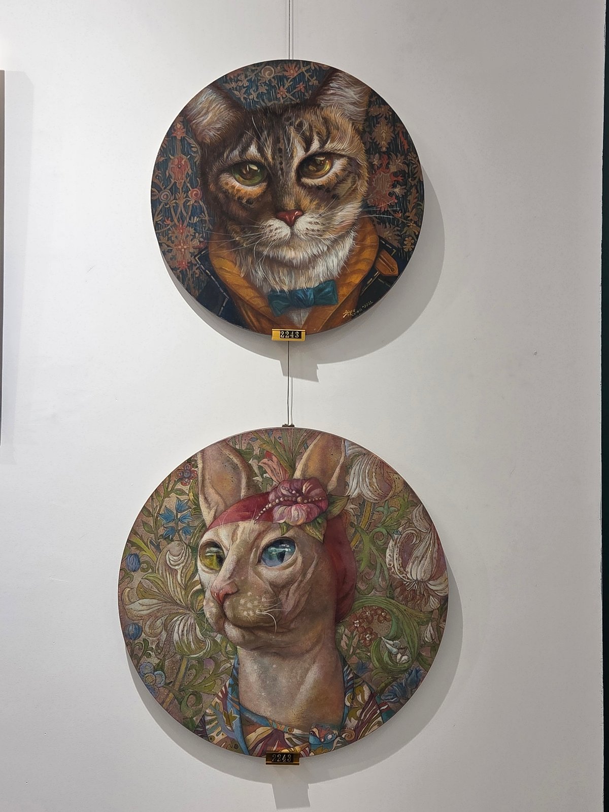 Minsk gallery exhibition mixes animal art, ceramics, and sculpture