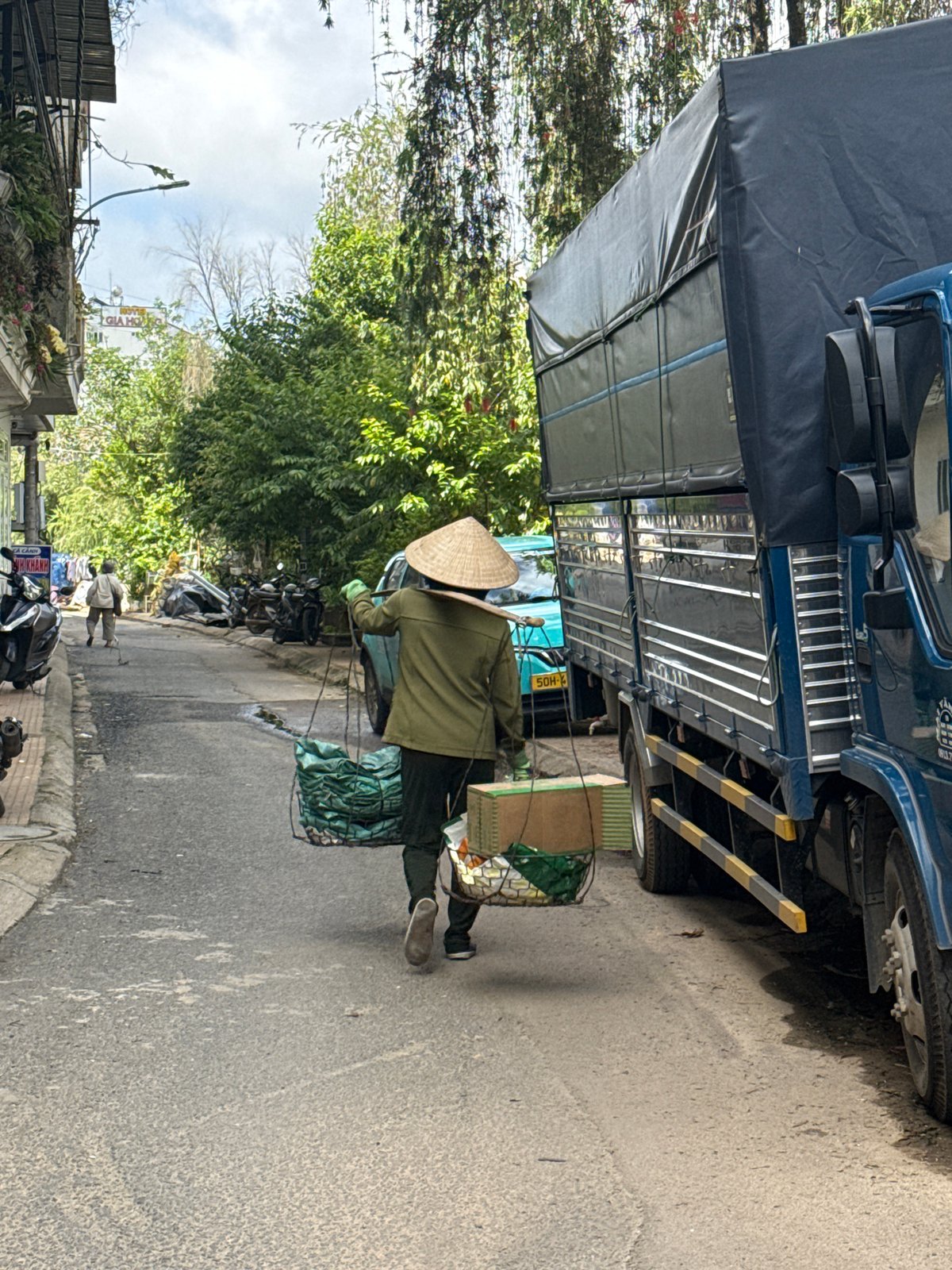 Street scenes documented across Cam Ly district, Da Lat