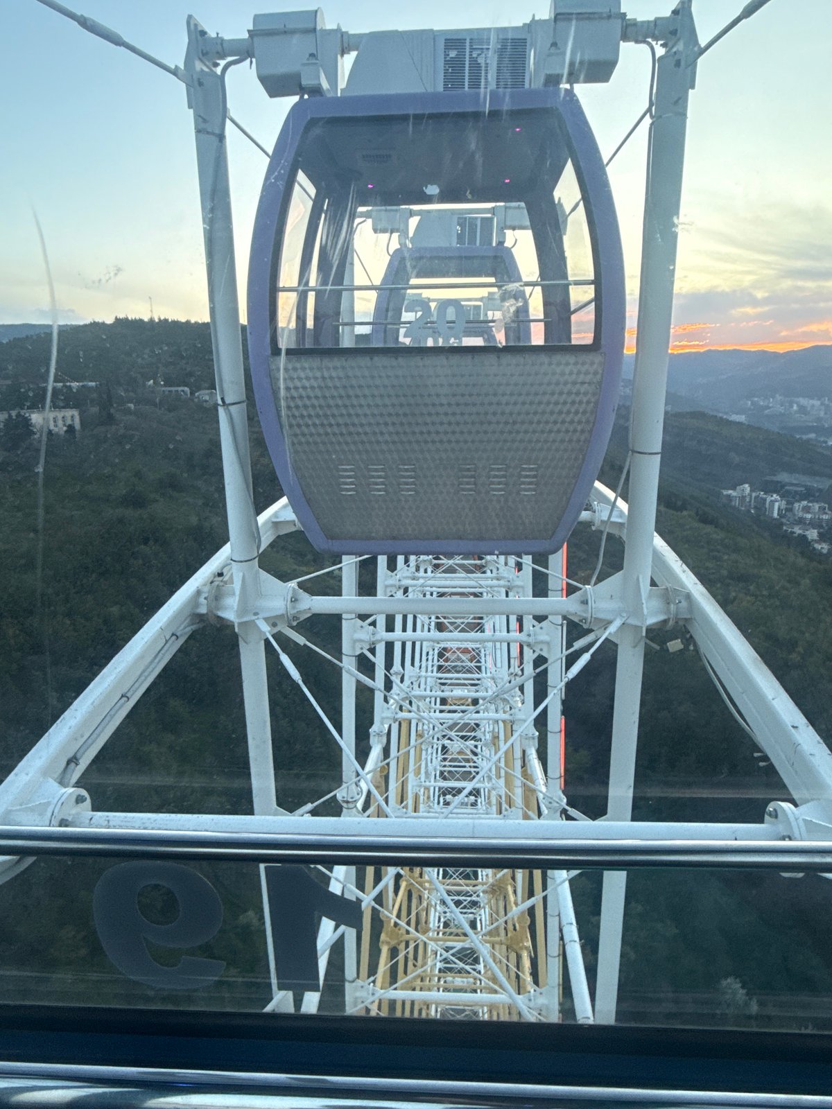 Evening Ferris wheel ride offers panoramic views of Tbilisi