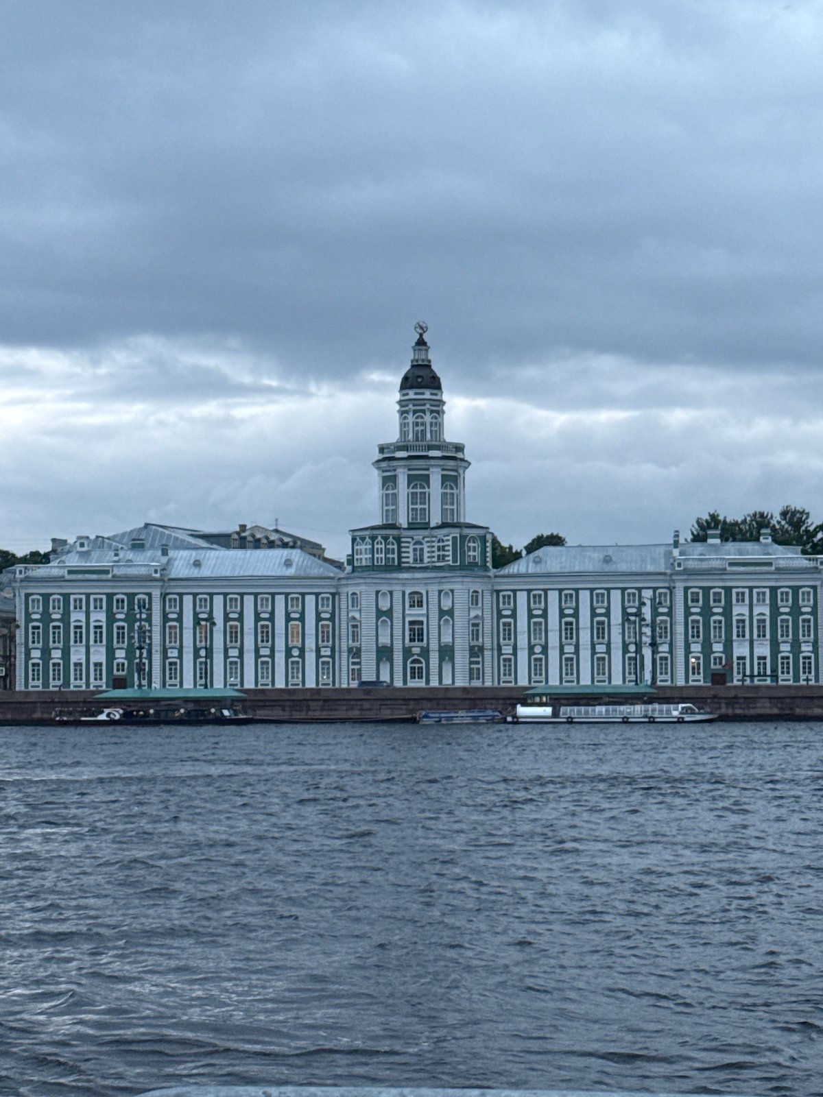 Evening tour of Saint Petersburg's historic center and monuments