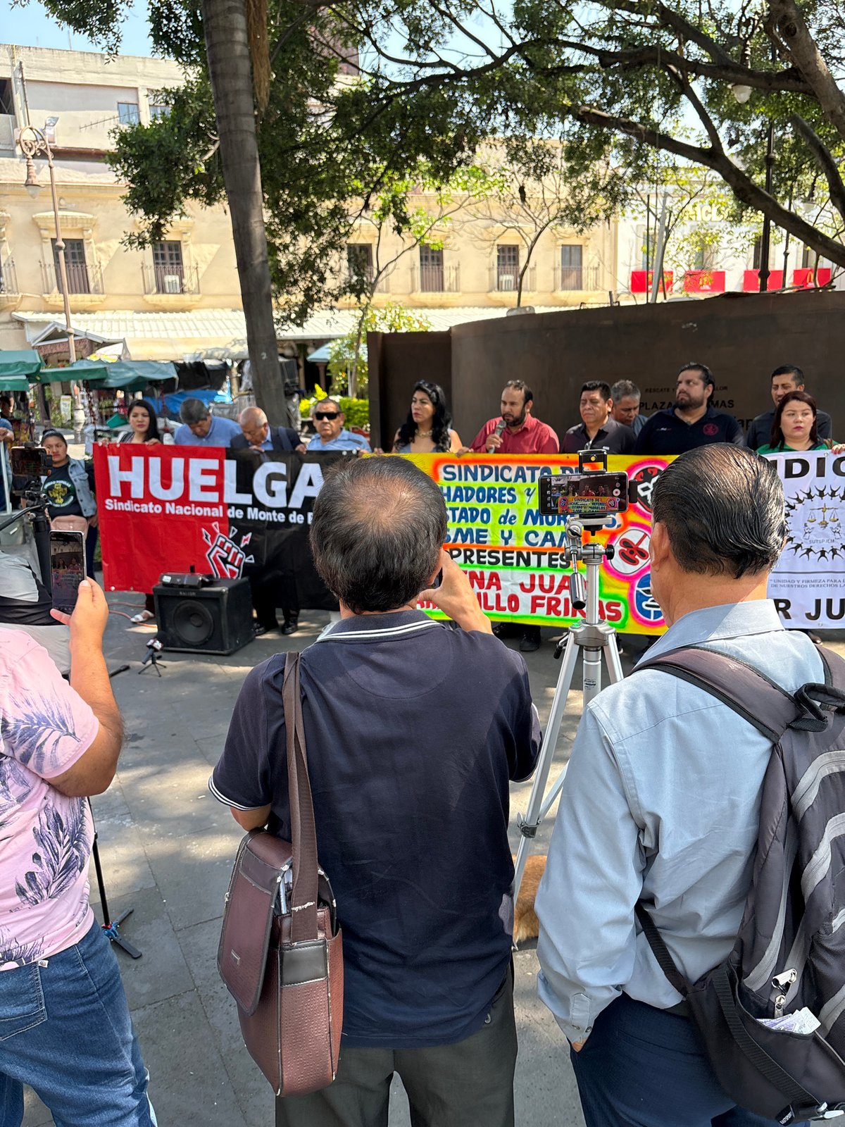 Judicial union workers protest in historic Cuernavaca city center