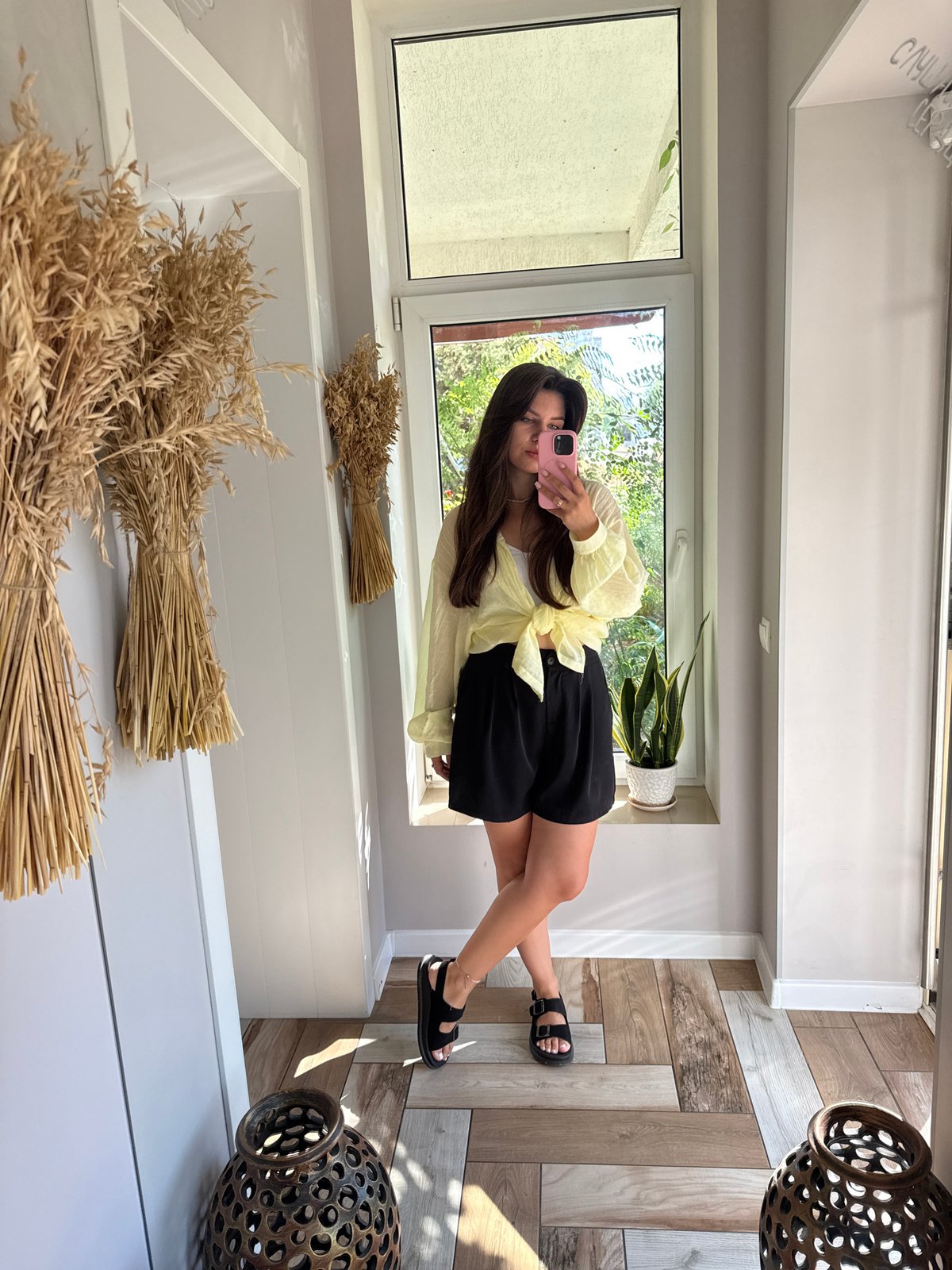 Mirror selfies and an outdoor stroll, casual everyday moments