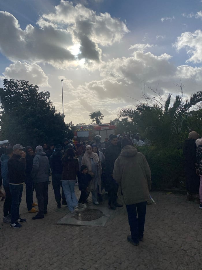 Building fire draws crowds, emergency response in Fez Morocco