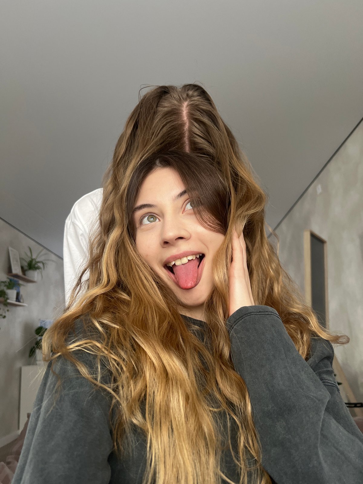 Morning bedroom moments captured by witnesses