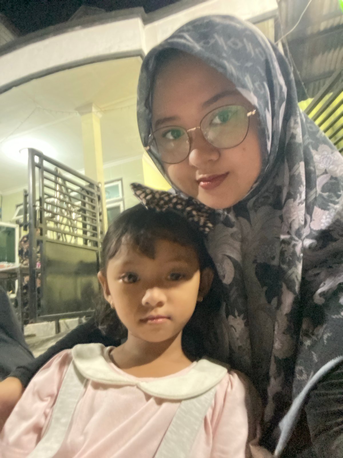 Indonesian neighborhood hosts evening Halal Bihalal community celebration