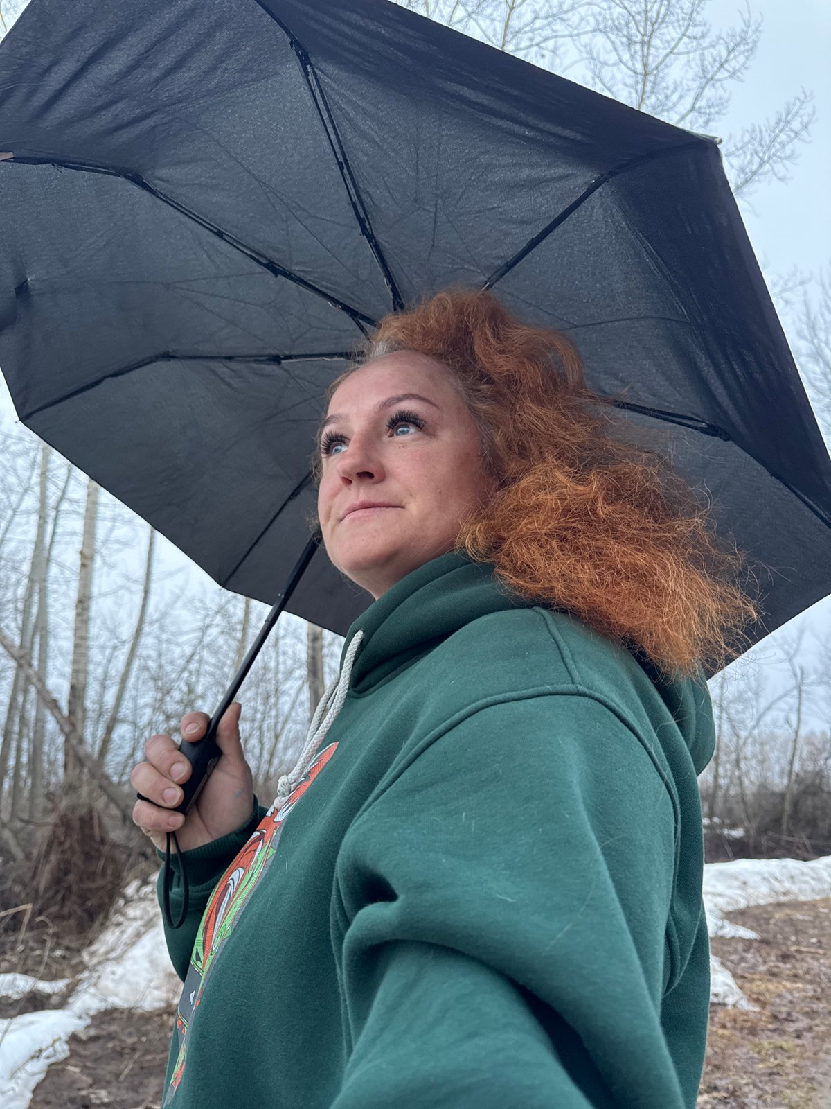 Red-haired woman documented in early morning Chaikovsky moments