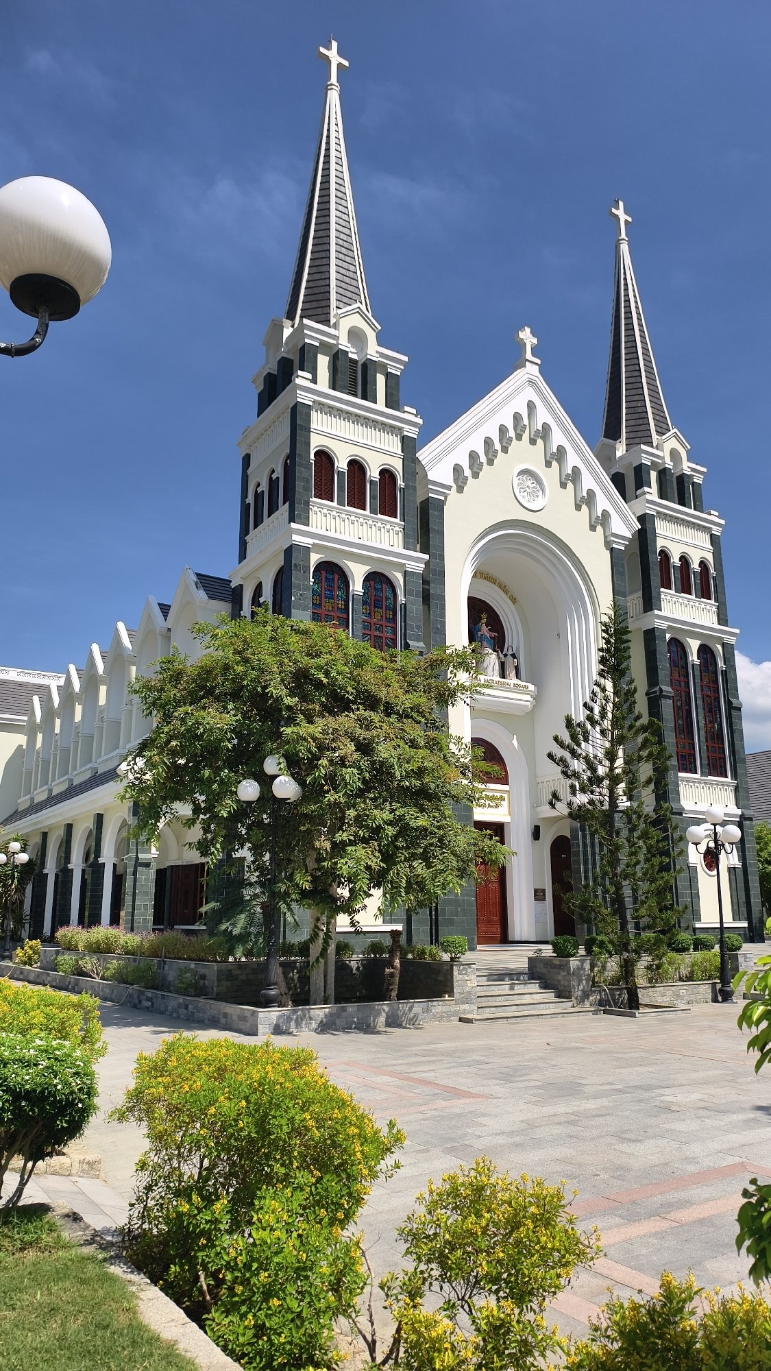 Exploring Nha Trang Cathedral and its Stations of the Cross