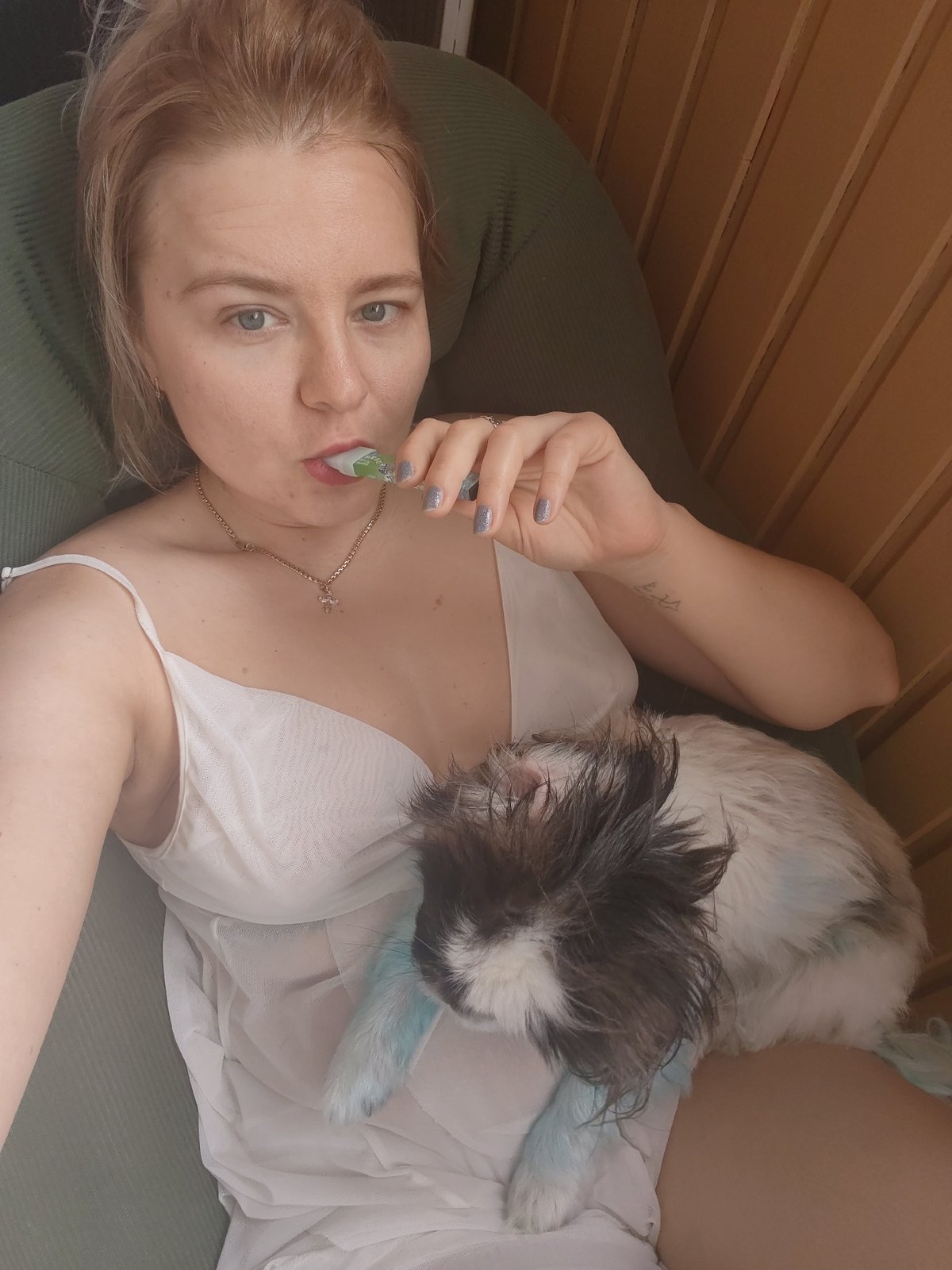 Lazy morning selfies and a quirky little dog in Izhevsk