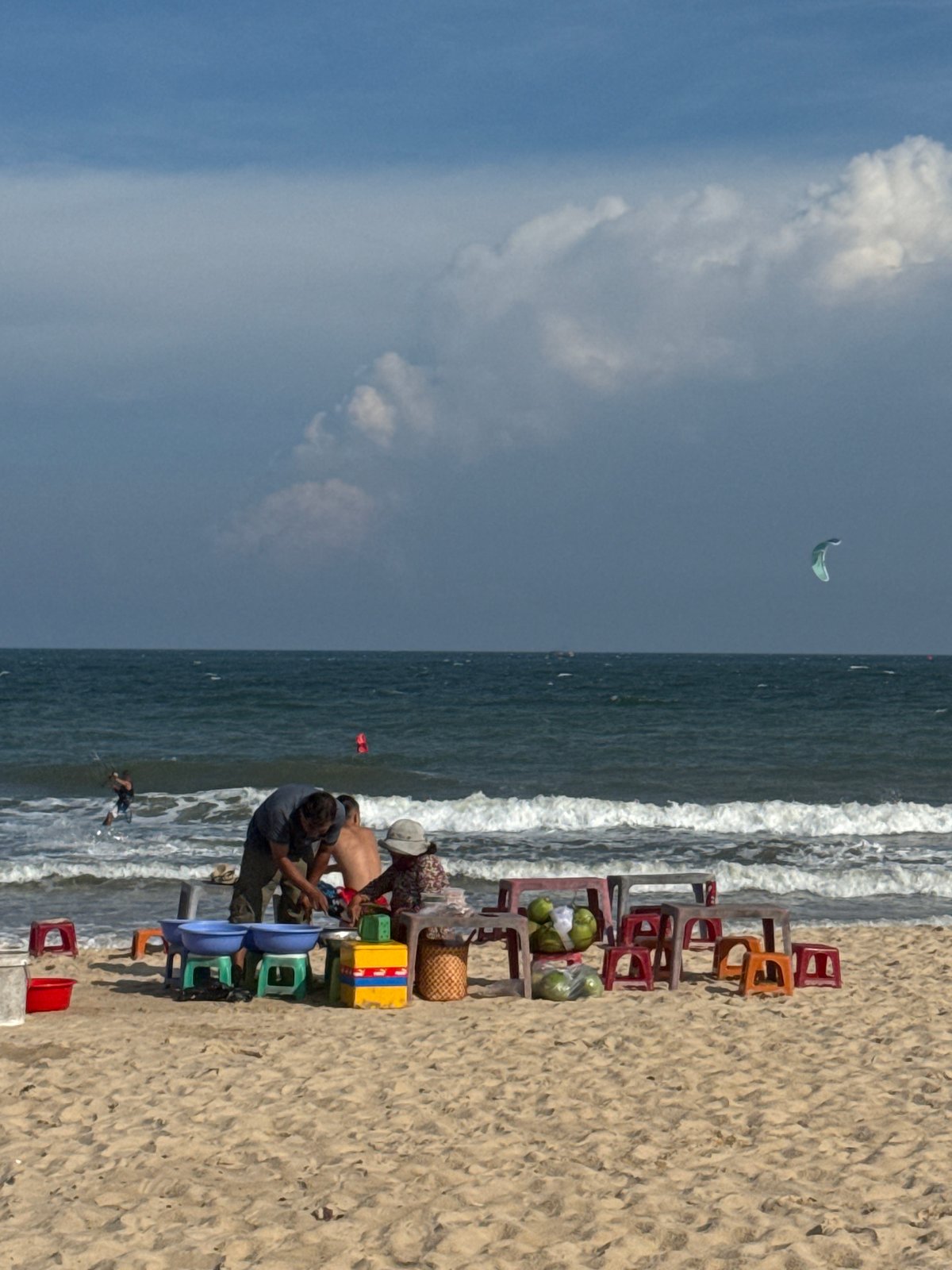 Kitesurfing session in full swing on Mũi Né beach