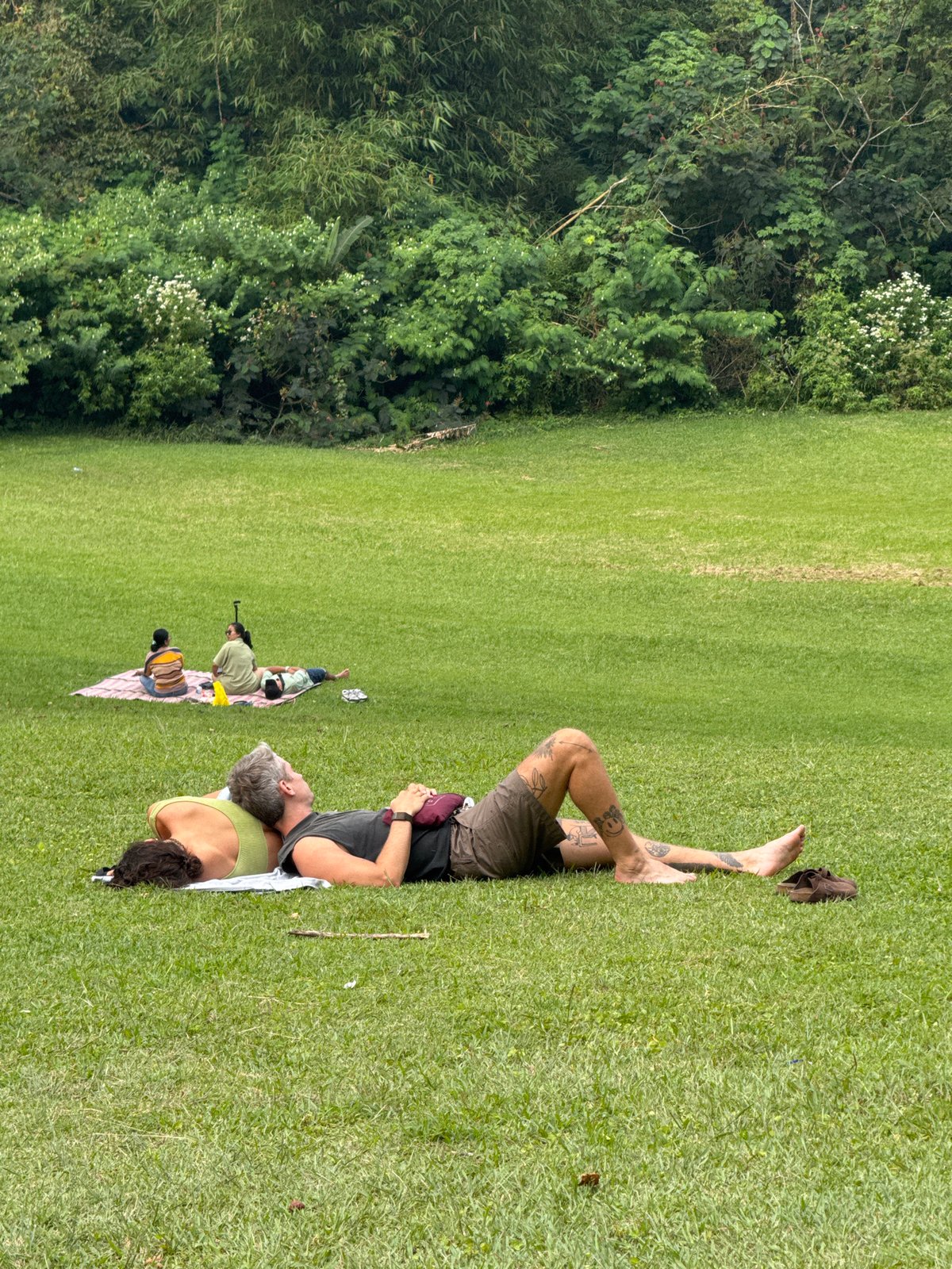 Morning leisure activities captured at Baturiti botanical garden