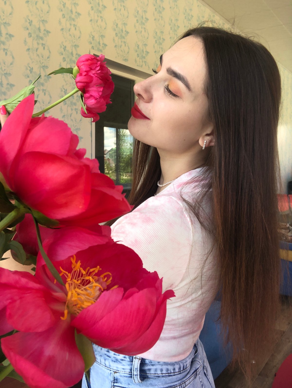 Morning peony arrangement and quiet domestic moments in Noviy, Russia