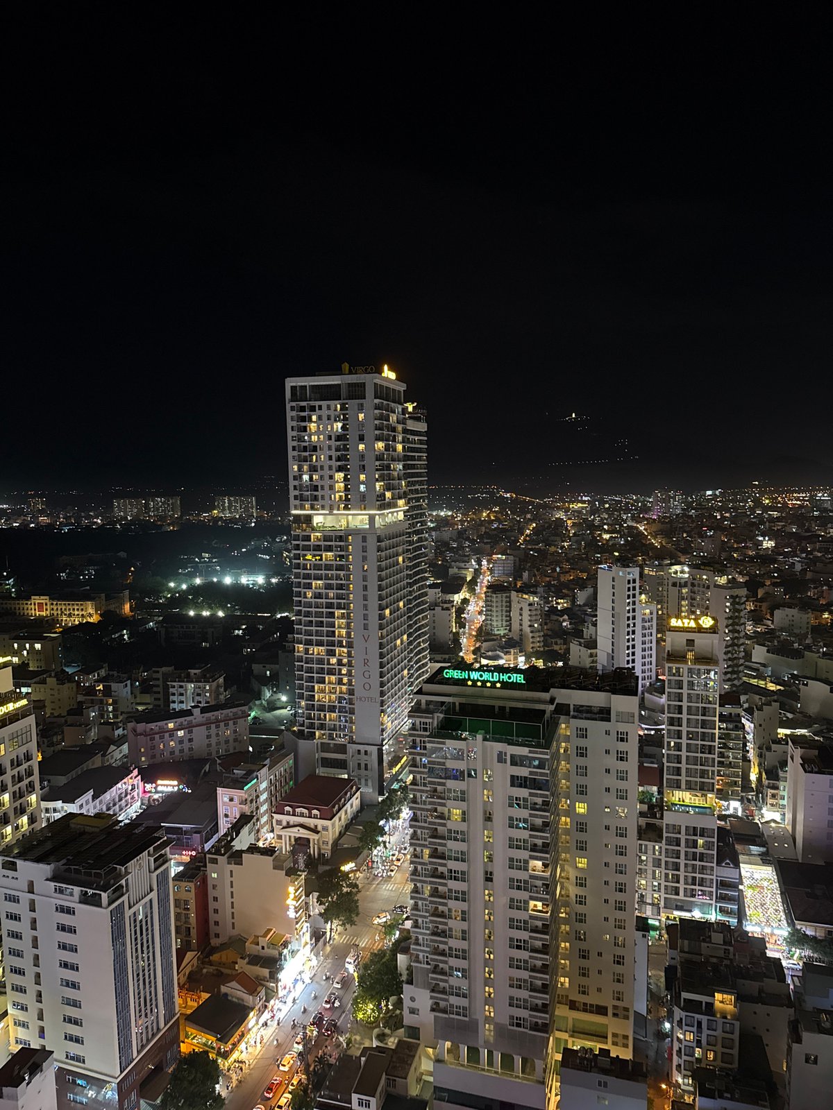 Nha Trang nights: cyclos, street food, and city lights