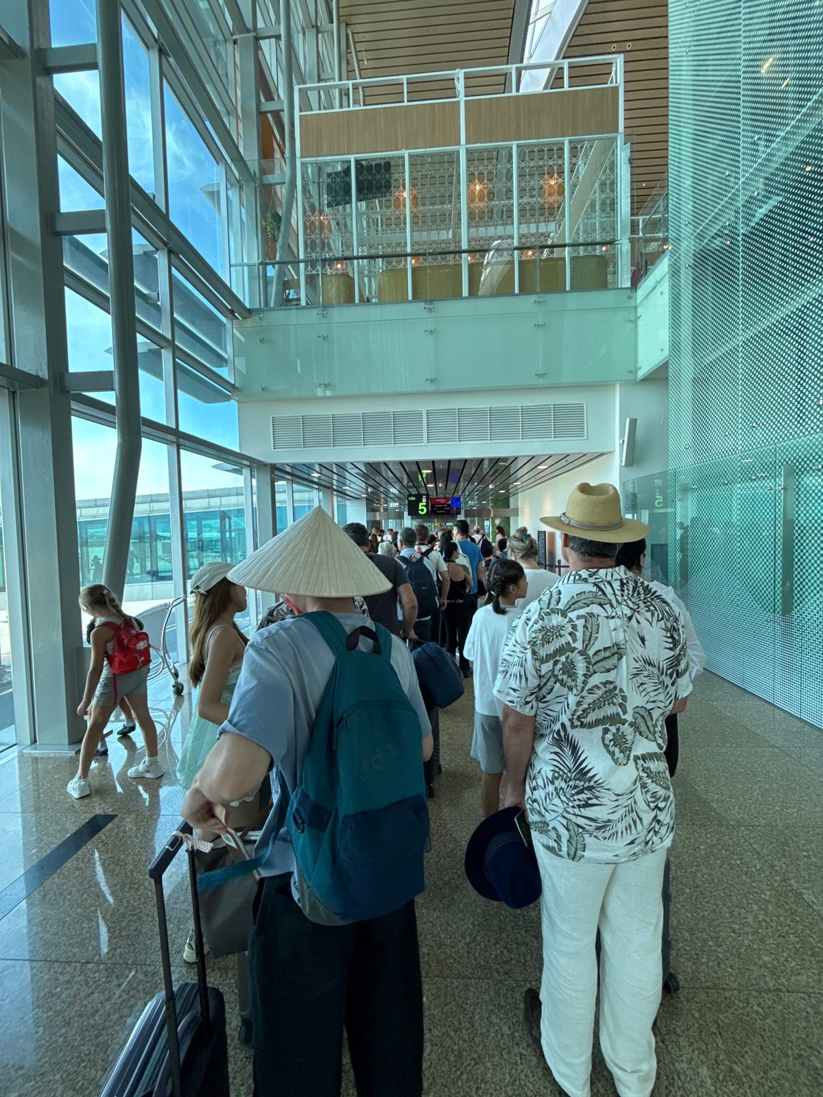 Pre-departure scenes at Cam Ranh Airport with a Vietjet flight