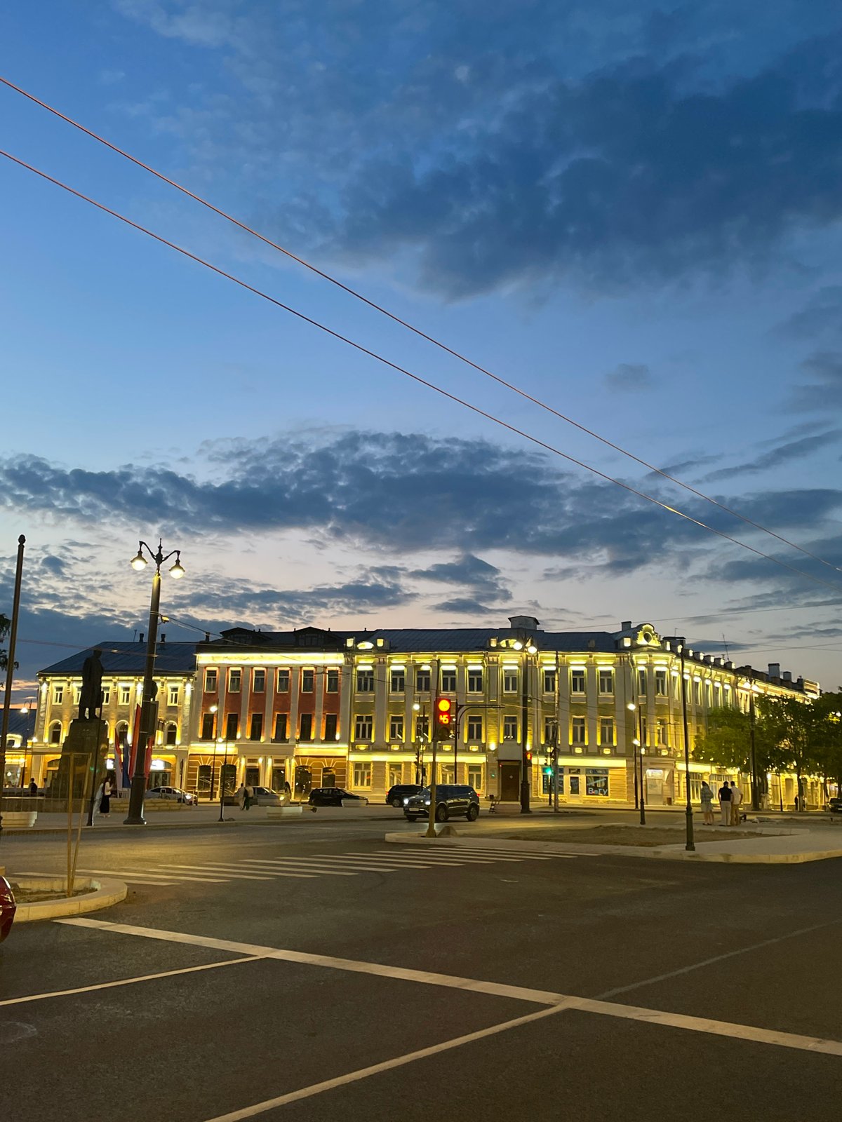 Photographer documents twilight street scenes across central Vologda