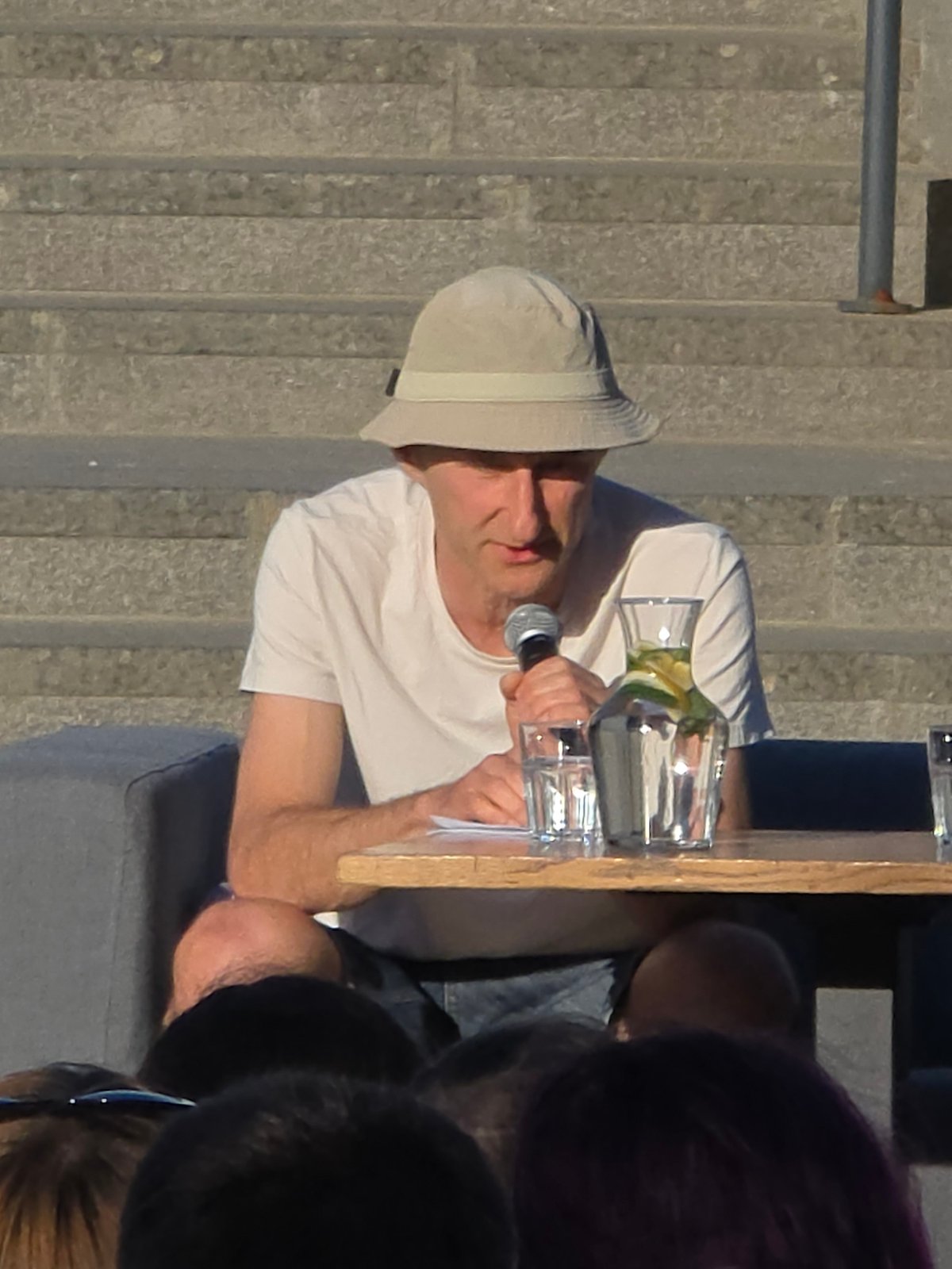 Public discussion event draws crowd in Warsaw square