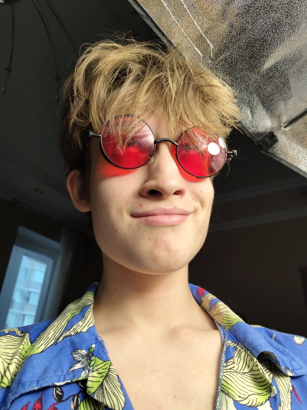 Selfie session in Krasnodar, Hawaiian shirts and good vibes