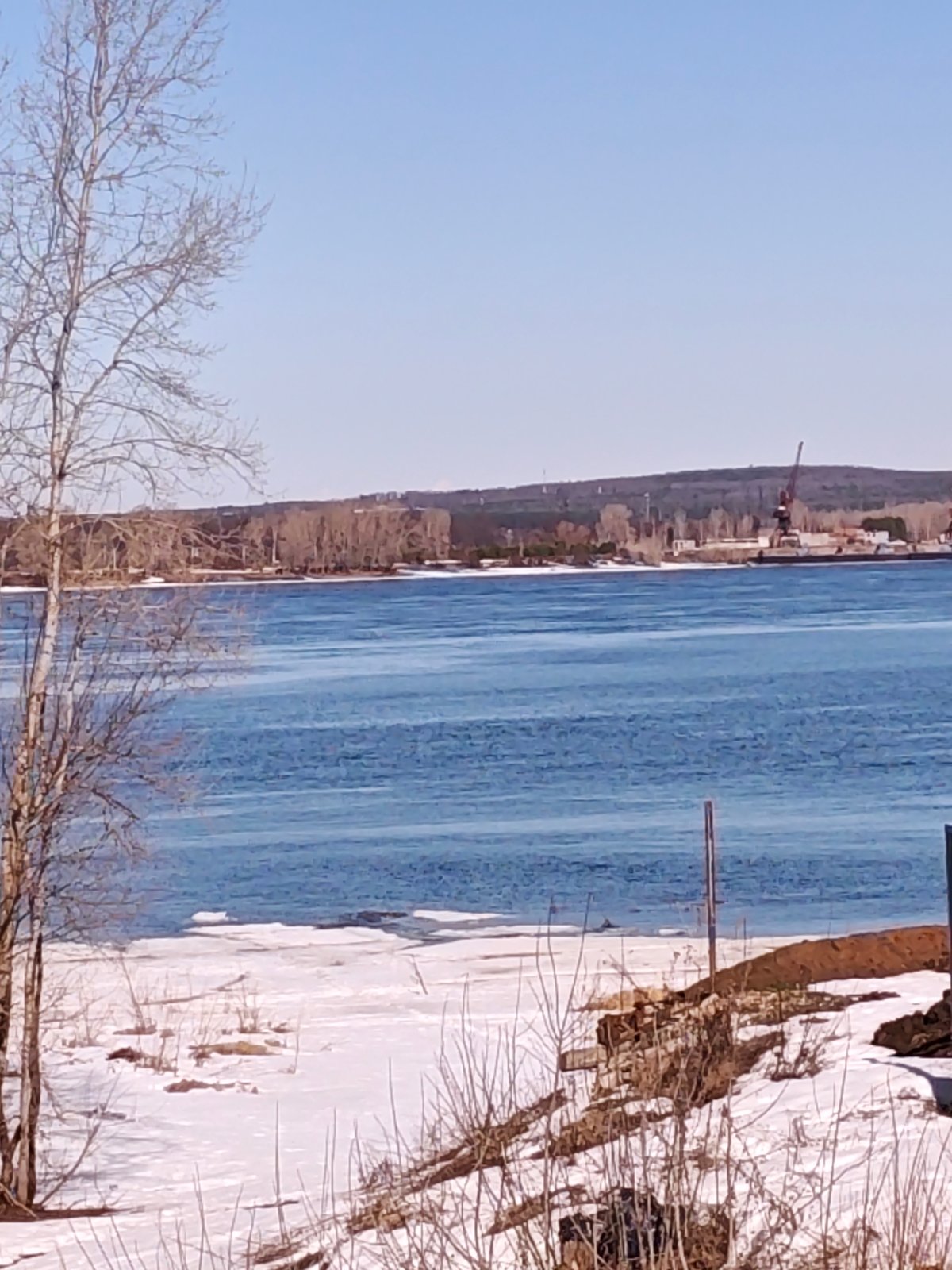 Late winter scene documented along Kama River in Chaikovsky