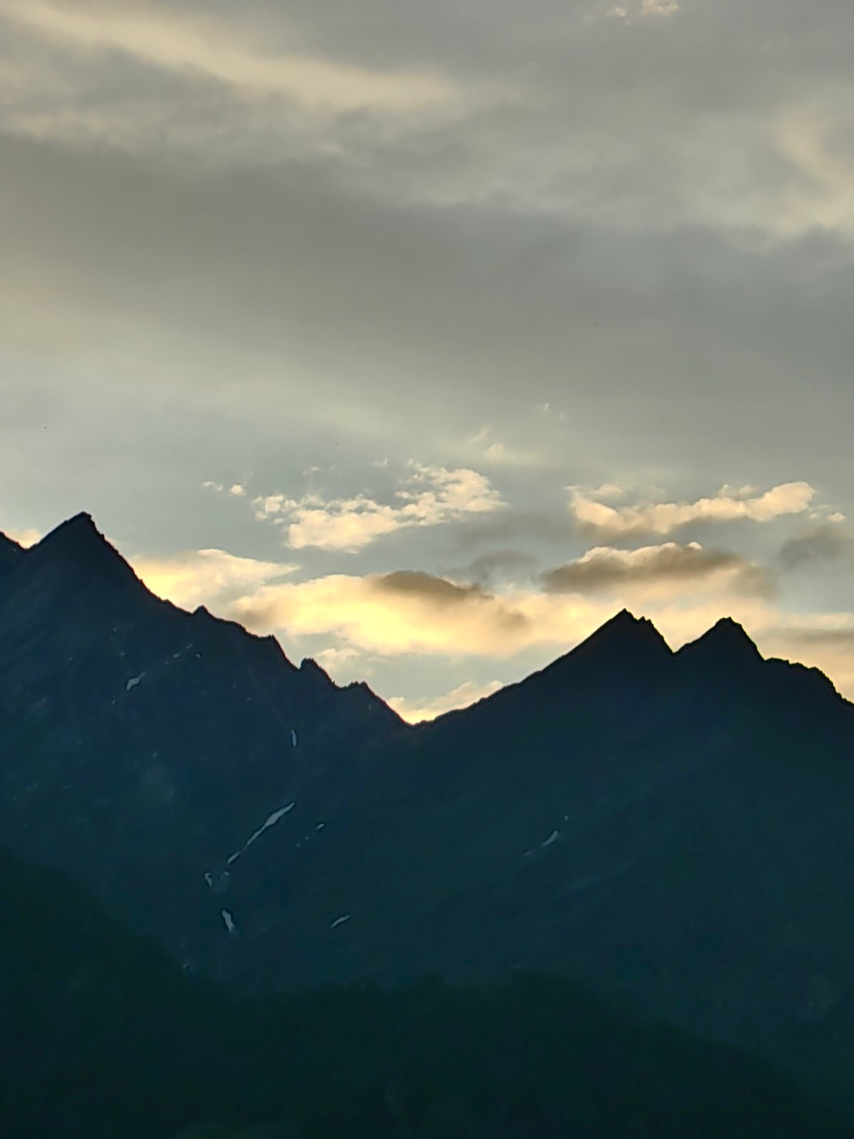 An hour of Himalayan scenery around Manali at golden hour