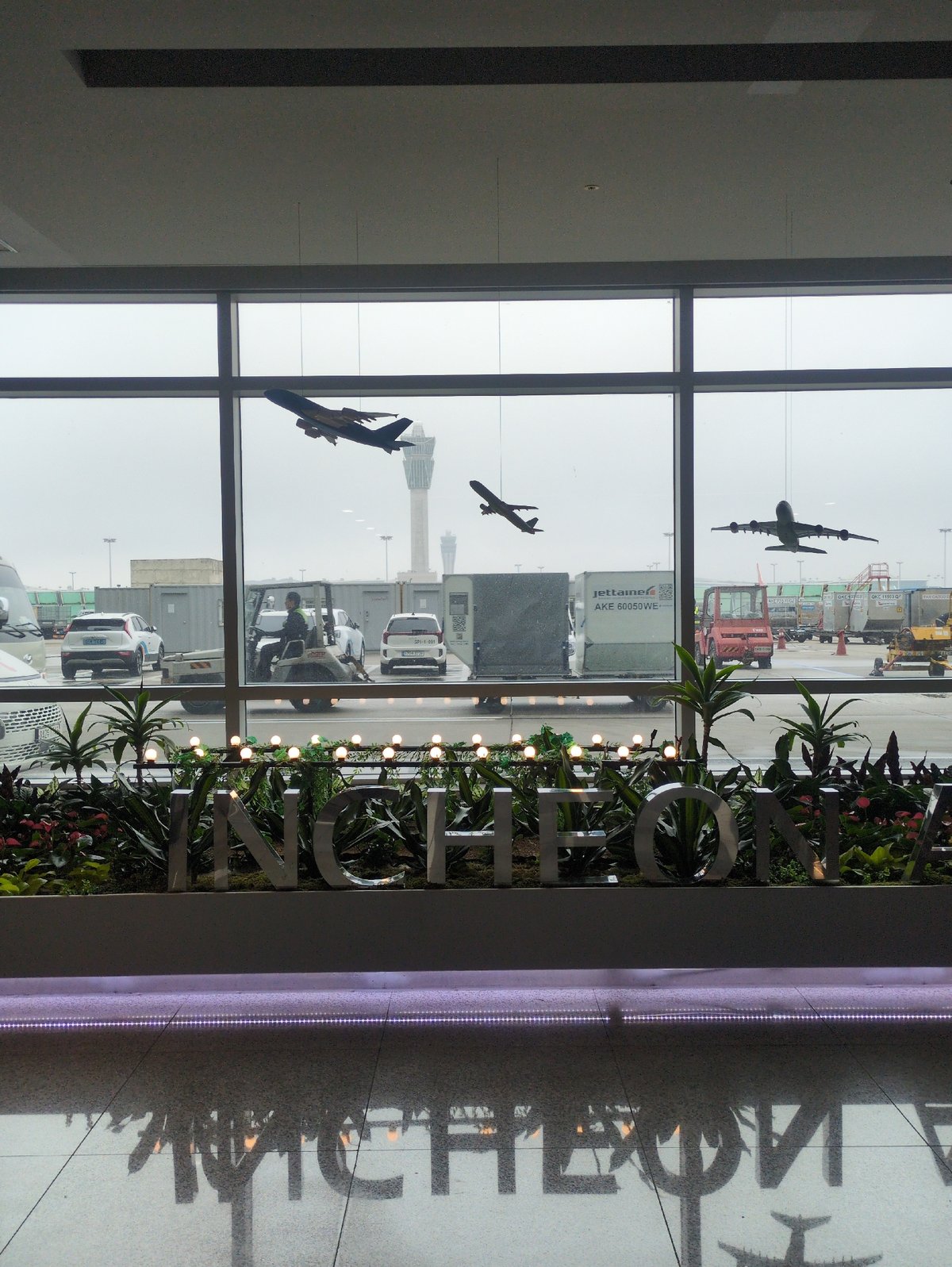 Late night airport scenes documented at Incheon International
