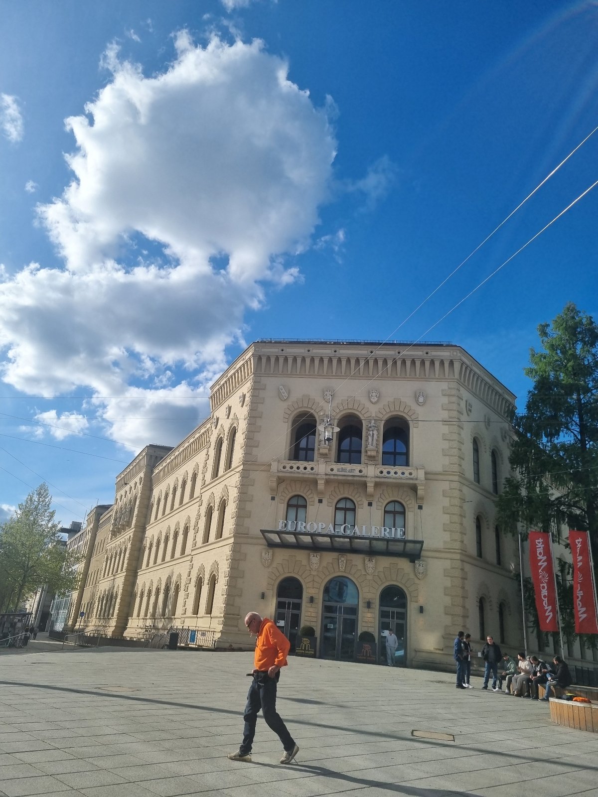 Spring street scenes documented in Saarbrücken city center