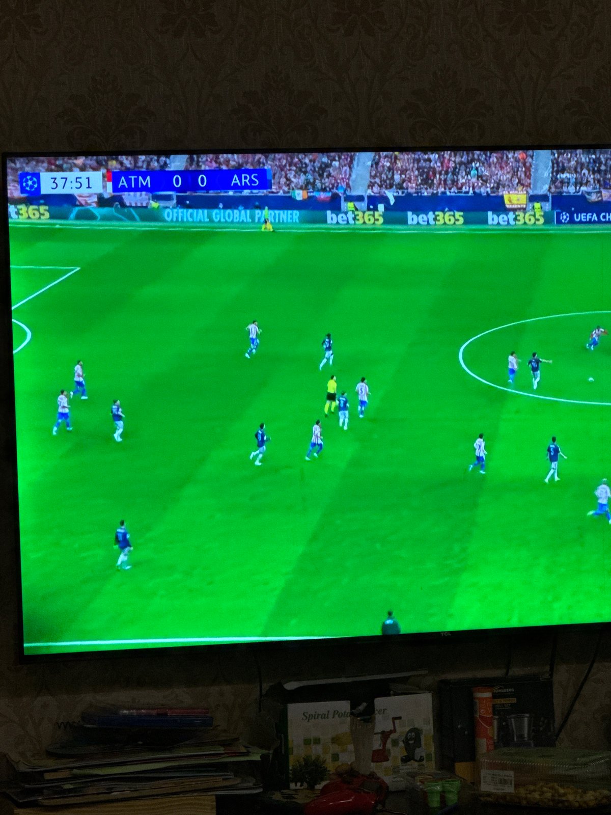 Atletico Madrid vs Arsenal match watched on TV in Yerevan
