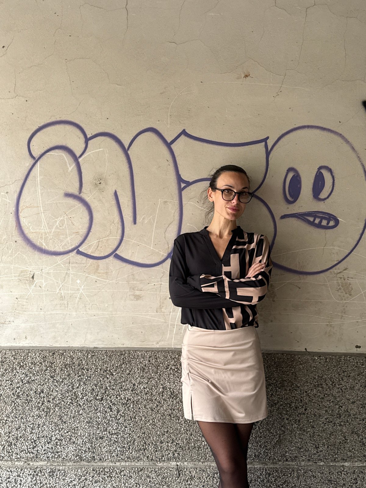 Woman photographed twice in Pleven, Bulgaria over afternoon hours
