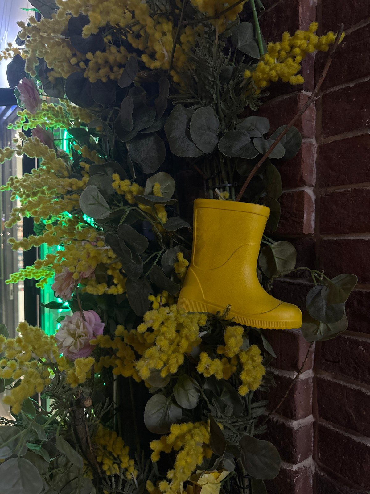 Street scenes documented in Rostov-on-Don featuring decorative displays