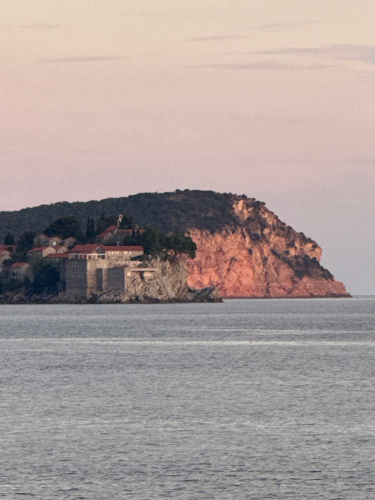Golden hour along the Budva Riviera, from beach to promenade