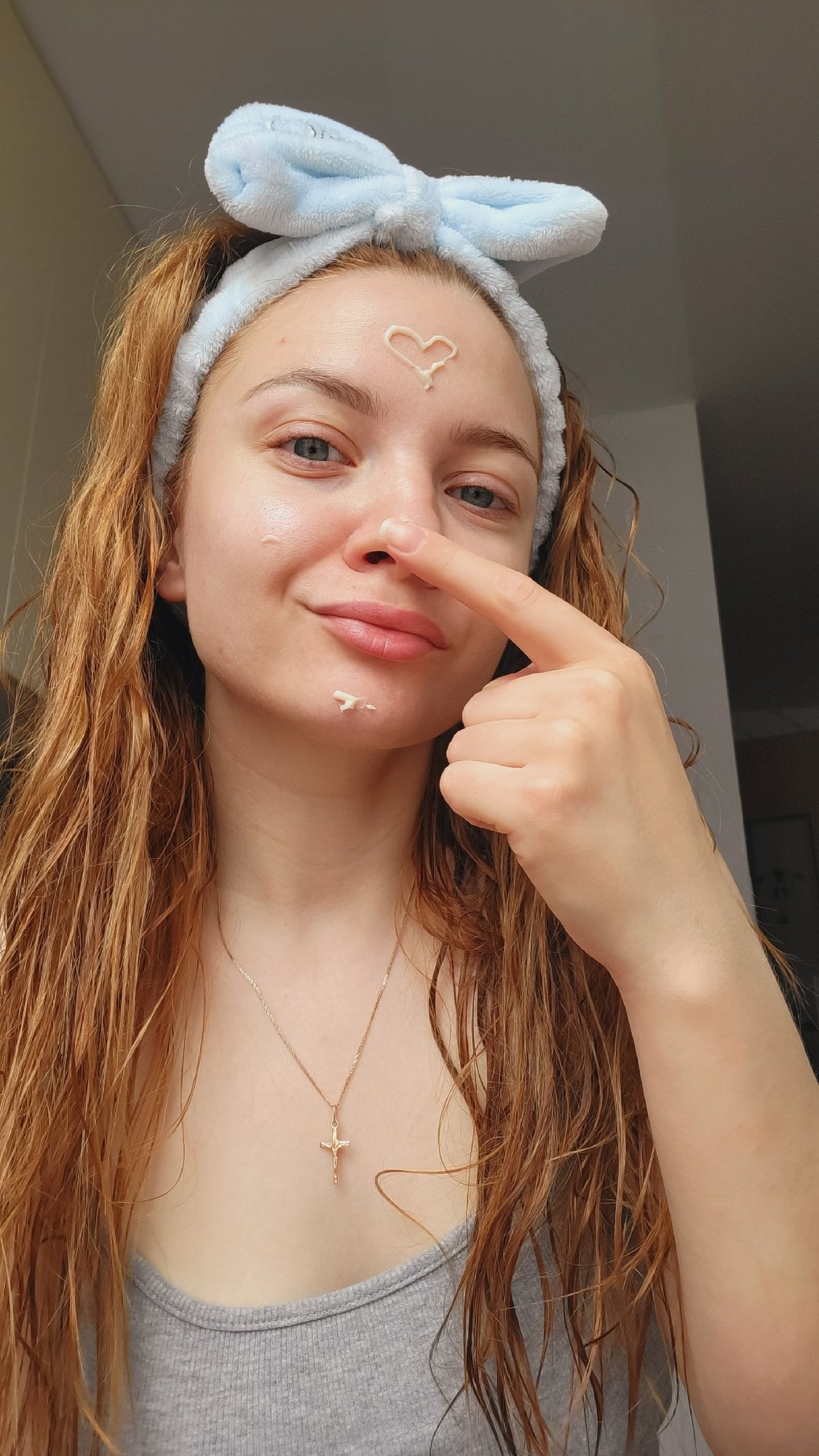 Woman documents morning beauty routine in Chaikovsky, Russia