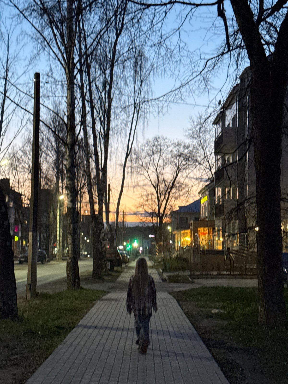 Sunset witnessed on Chaikovsky streets during evening hours