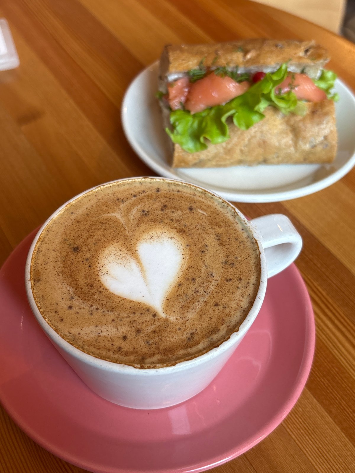 Salmon sandwich and coffee documented in northwestern Russia